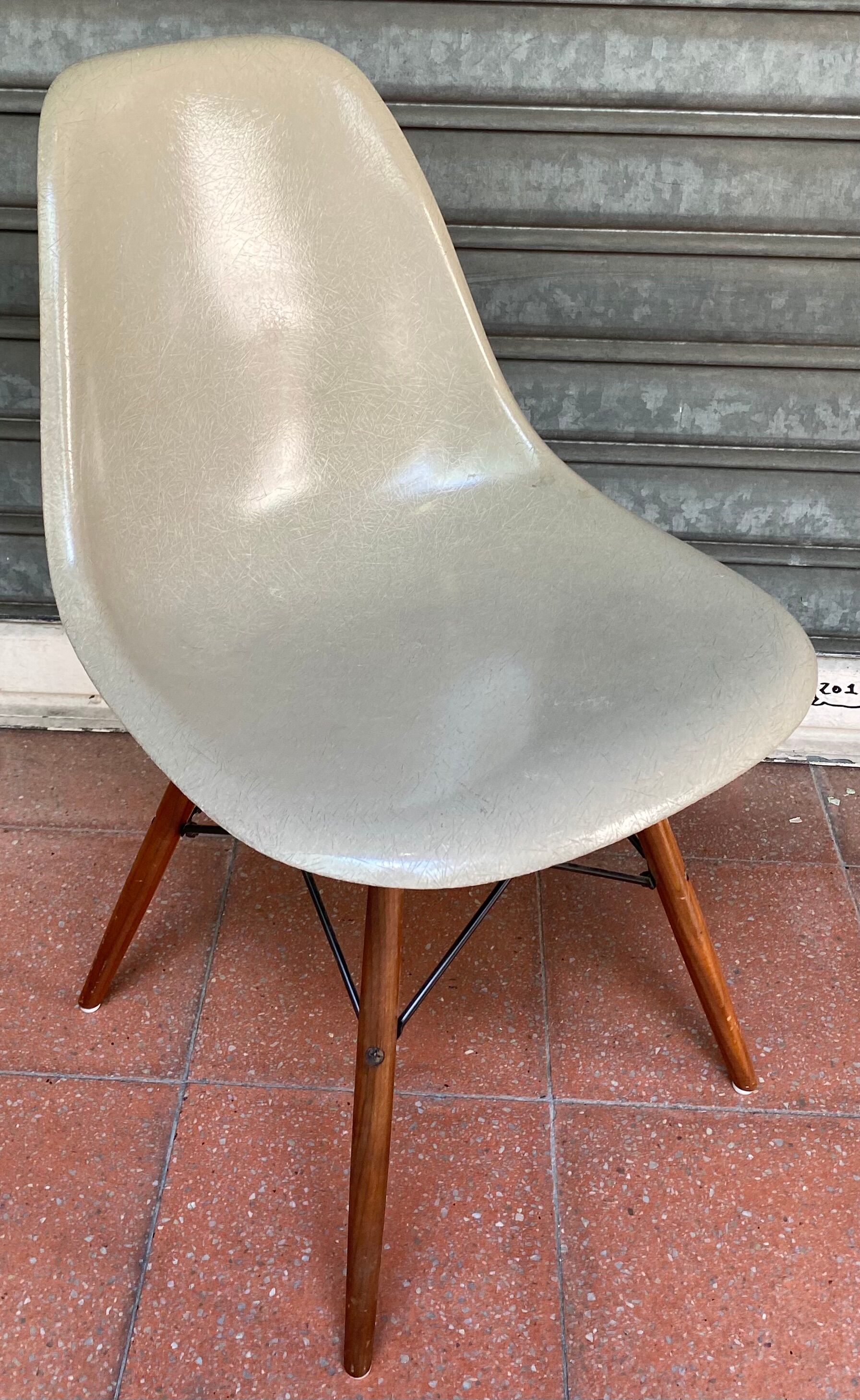 DSW Fiberglass Chair - Charles Eames - 50s