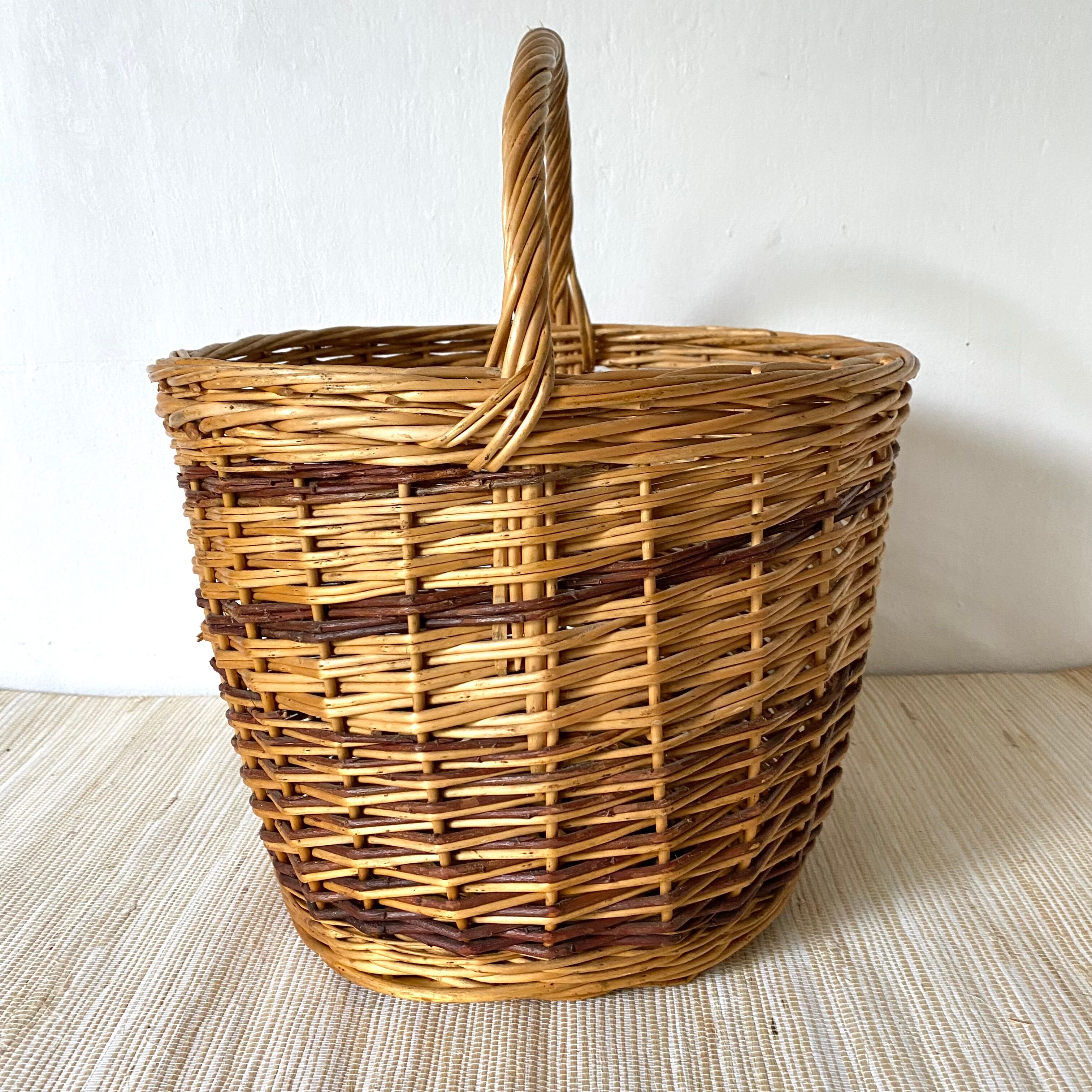 Round two-tone woven wicker basket