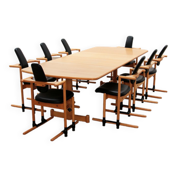 Ensemble Stokke grande table avec 8 chaises design Peter Opsvik, 1990