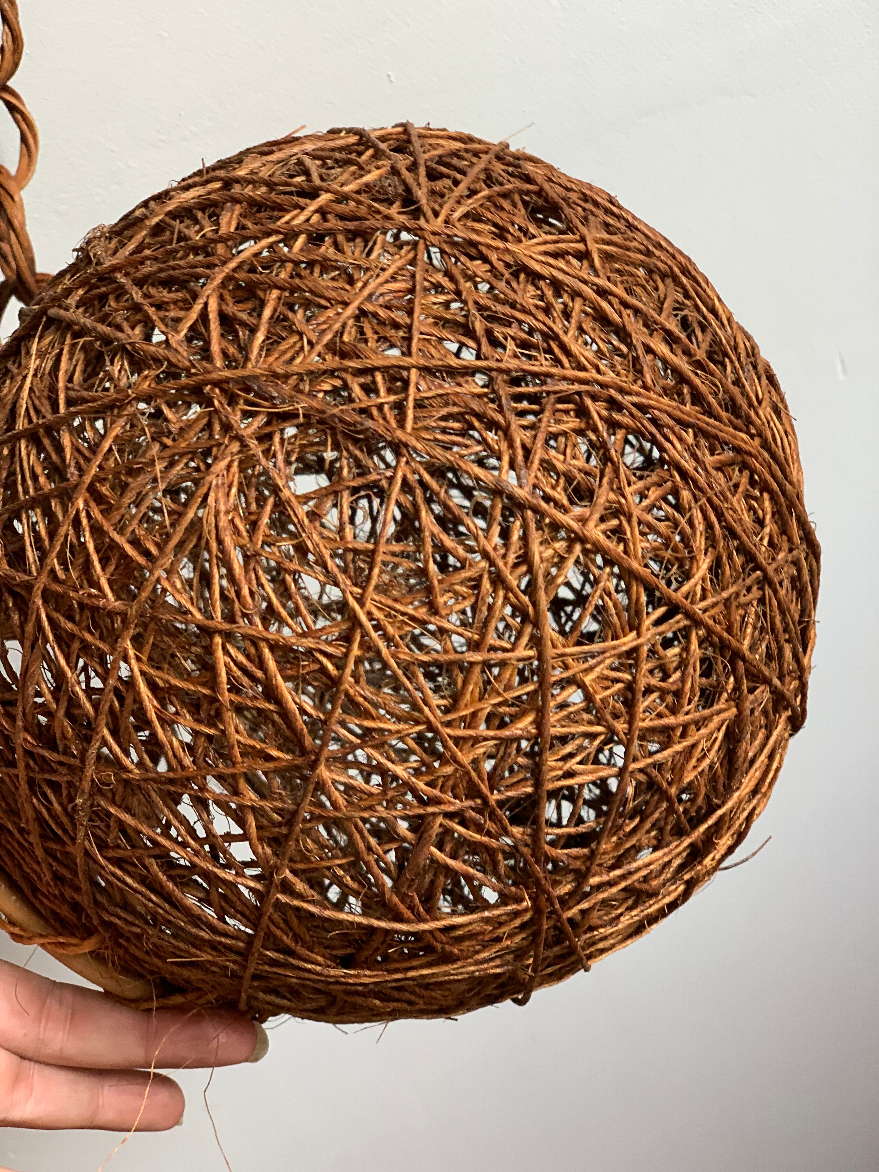 Rope ball suspension