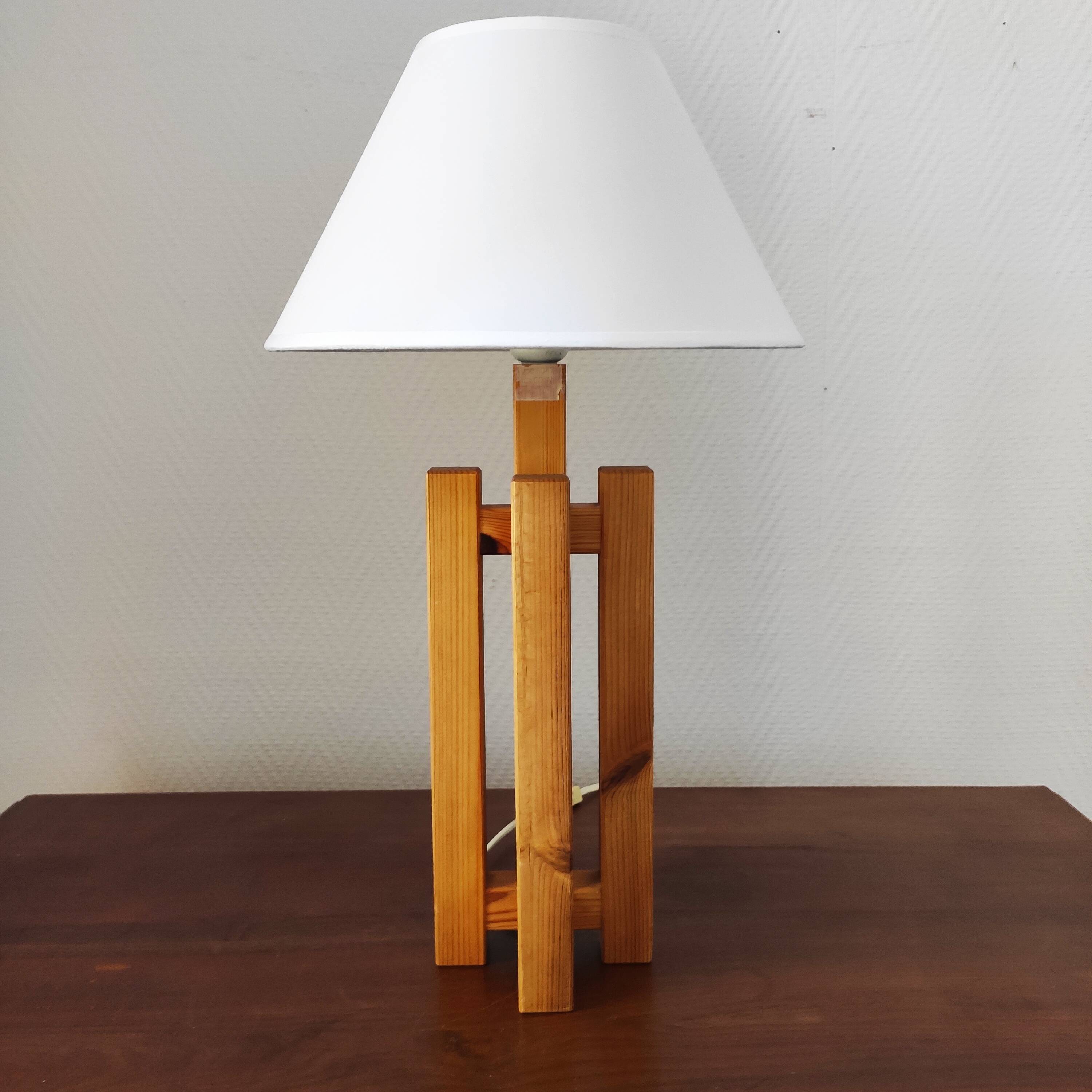 Modernist Scandinavian lamp in solid pine – Sweden, 1970s