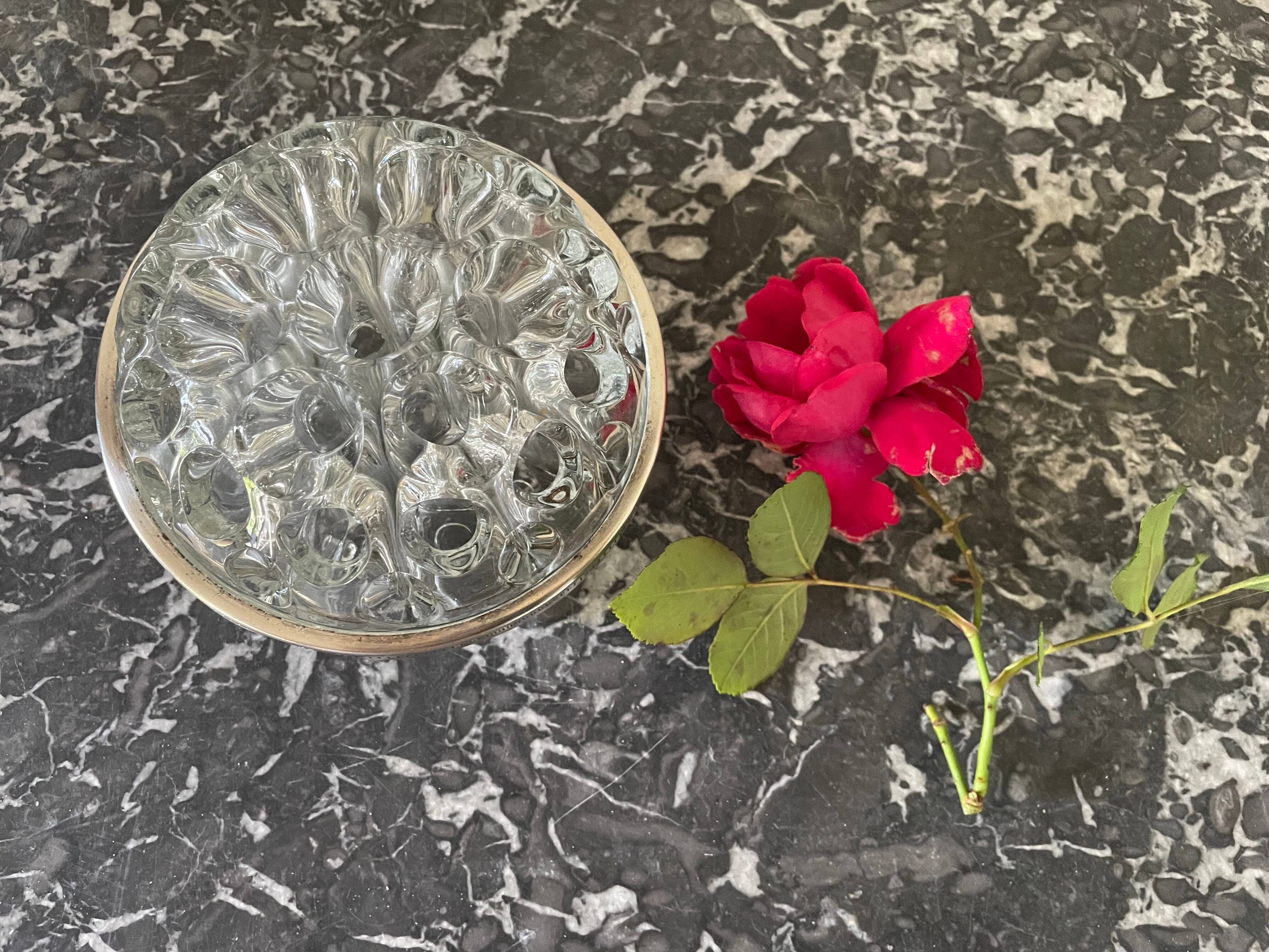 Pique crystal flowers of Reims