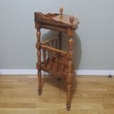 Cherry wood corner pedestal table