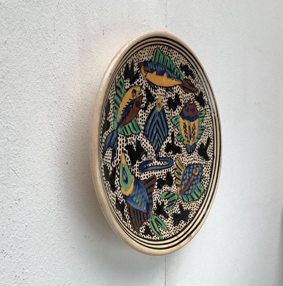 Vintage wall plate in hand-painted ceramic, 1970s.