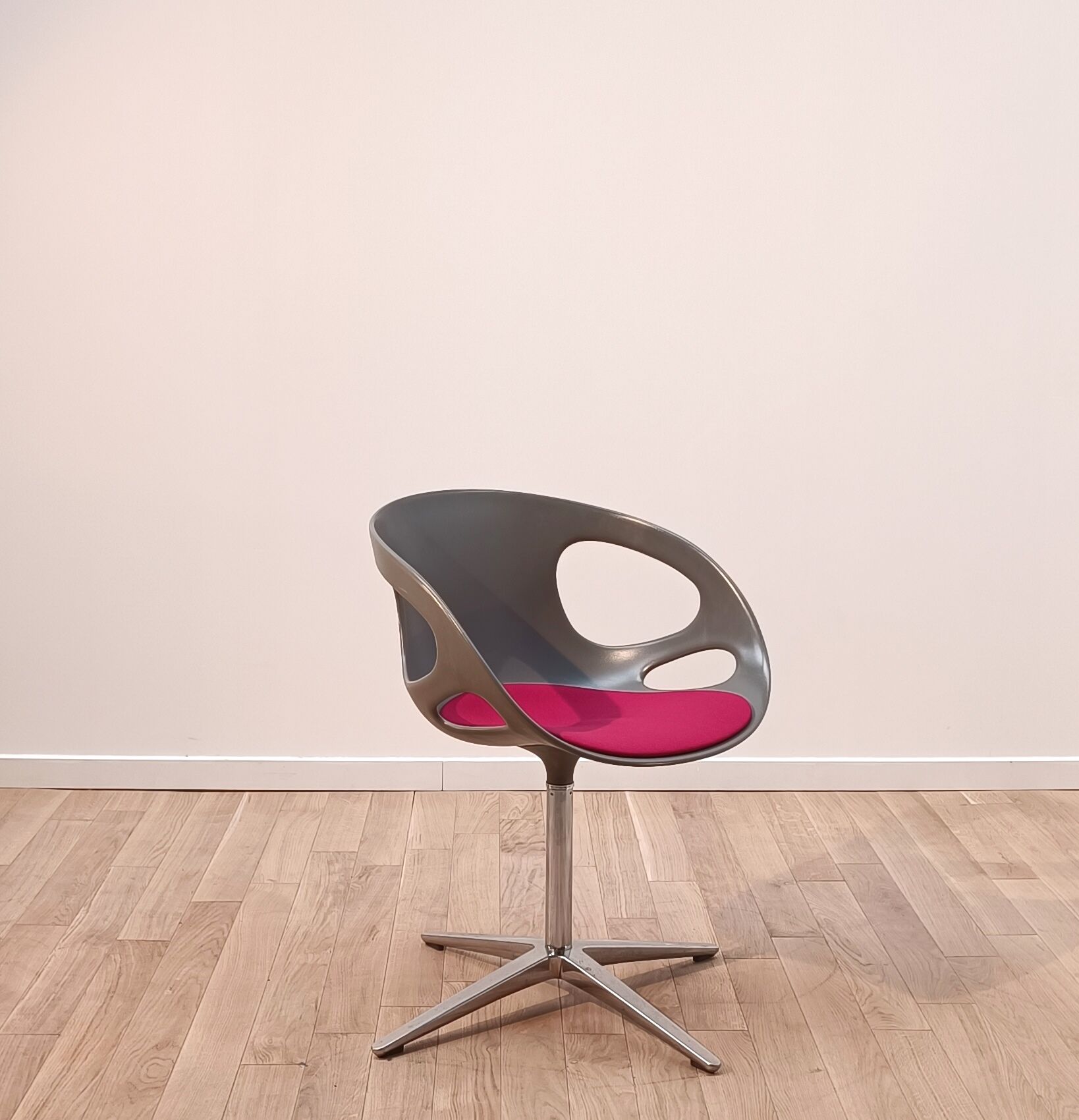 Pair of Rin chairs, Fritz Hansen