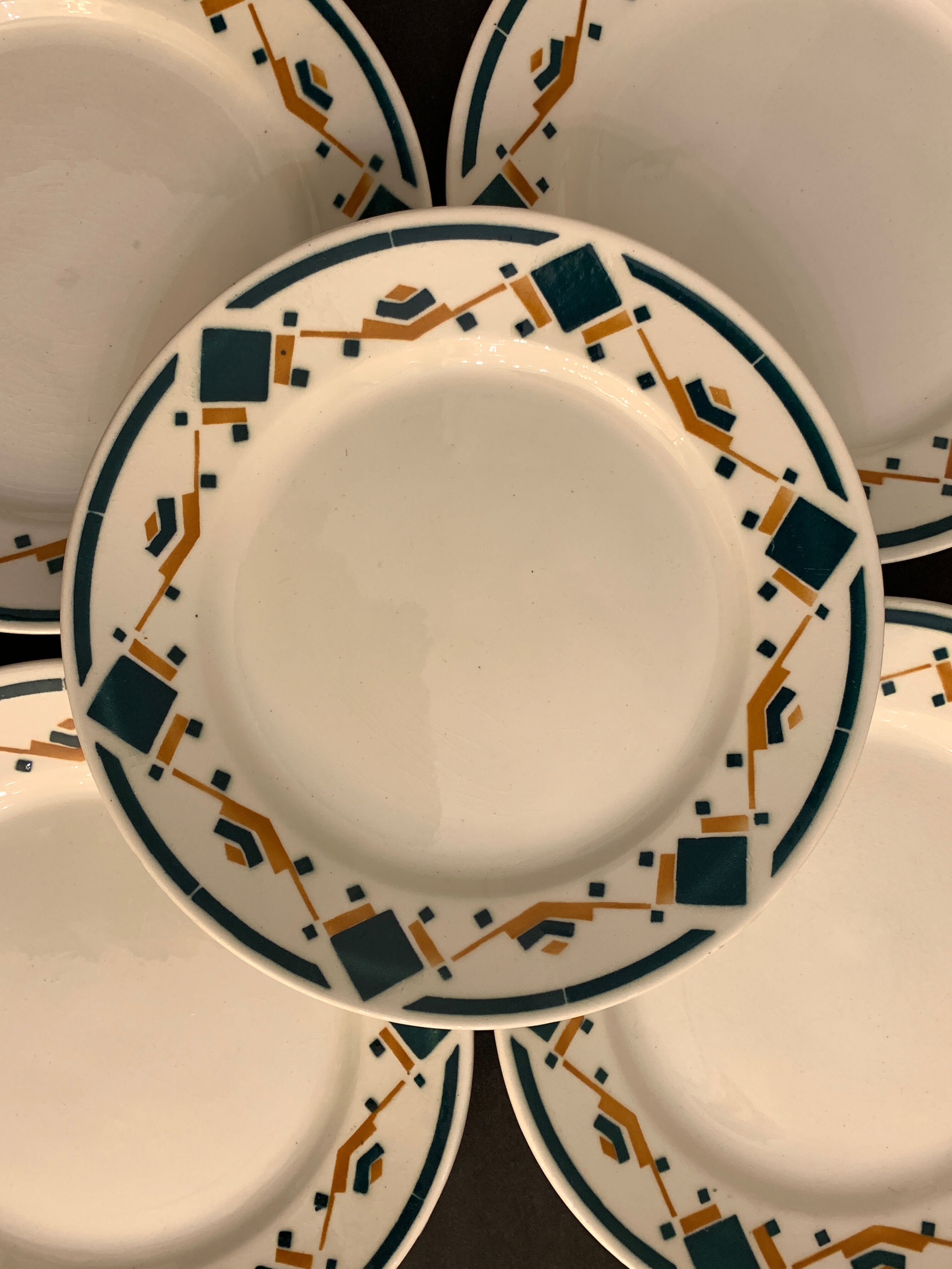 5 flat art deco plates signed Badonviller, Sans Souci model