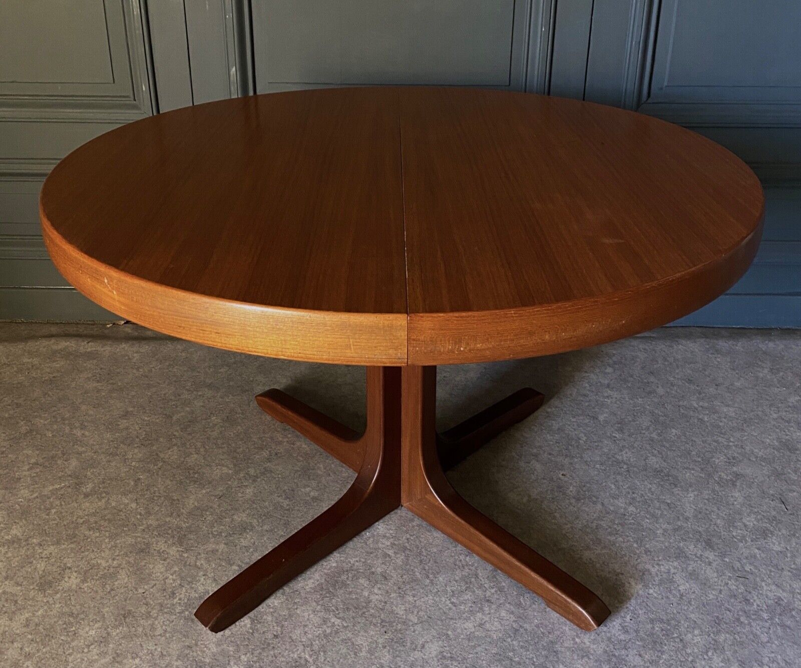Table Baumann scandinave ronde 1970 rallonges a systeme 4 à 8 personnes
