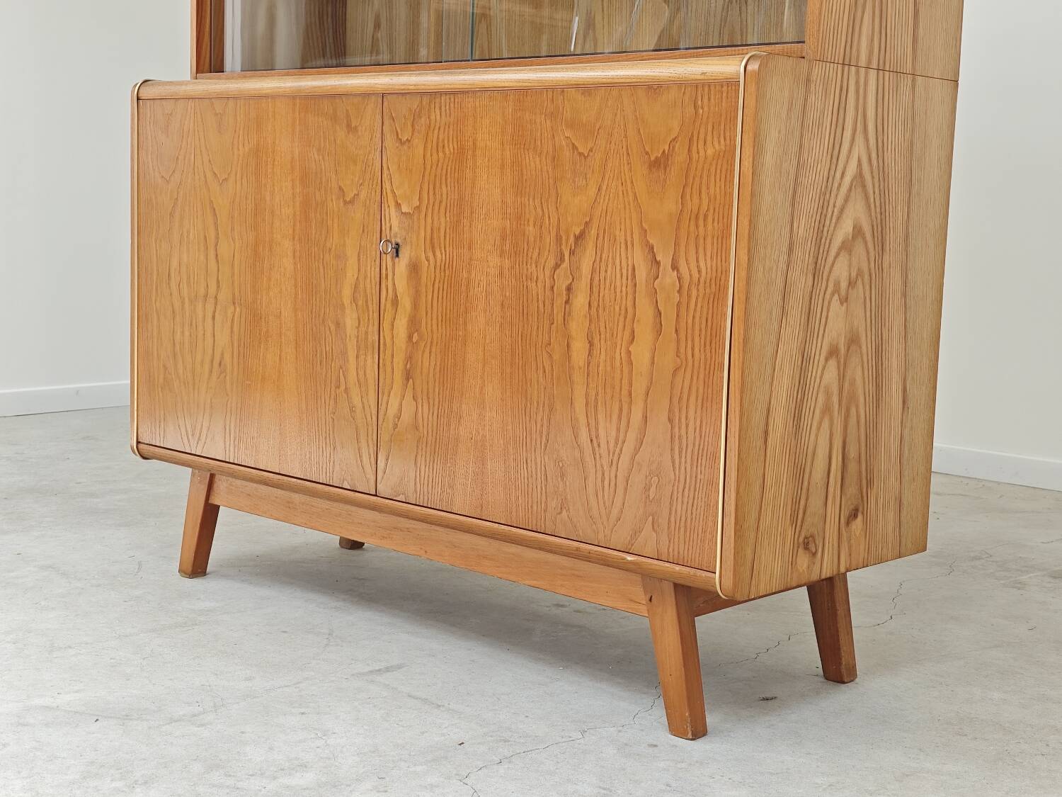 Buffet / Dresser U369/383 by Bohumil Landsman and Hubert Nepozitek for Jitona 1960