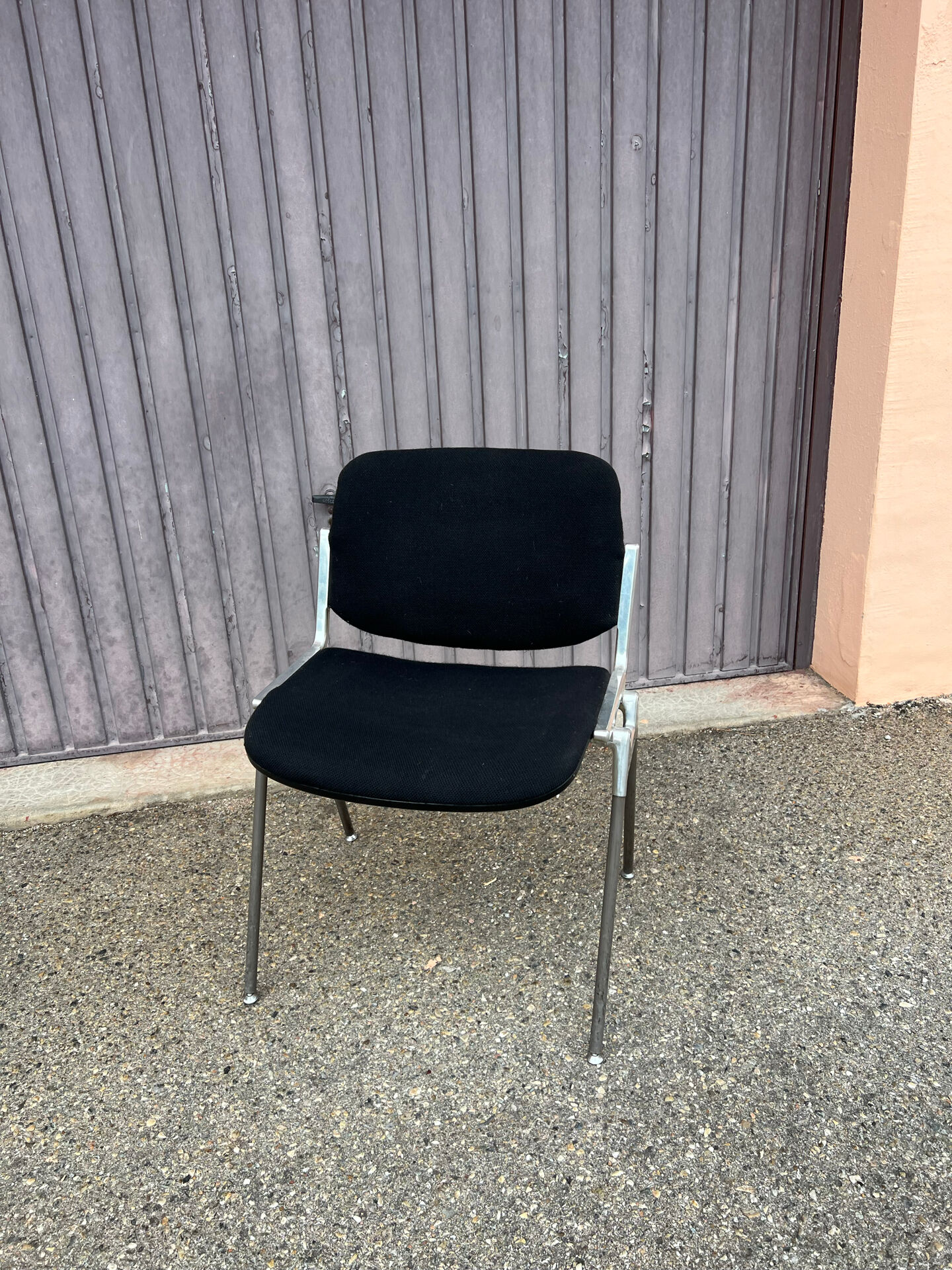 Pair of designer chairs DSC Castelli signed by Giancarlo Piretti Italy