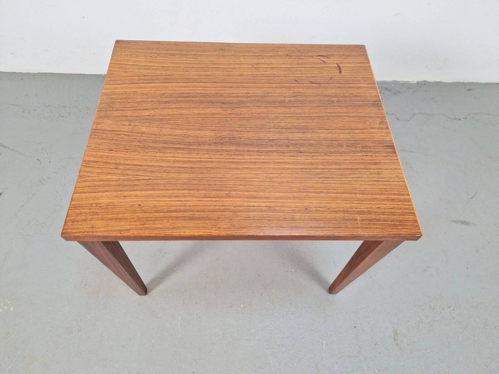 Table d'appoint en teck de HM Møbel, Danemark, années 1960.