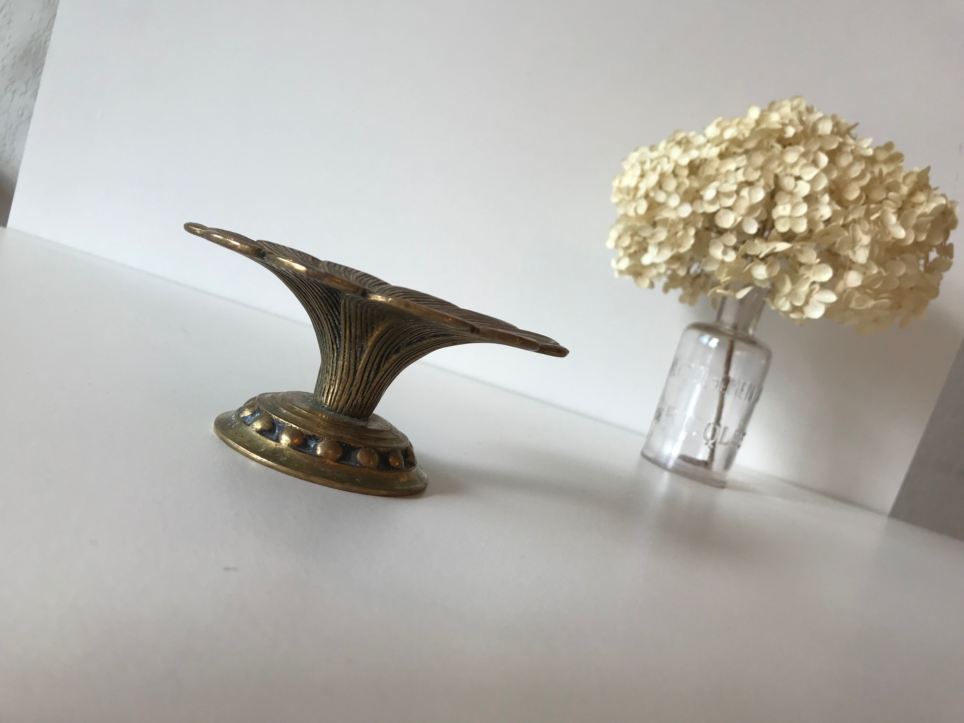 Cup flowers in brass