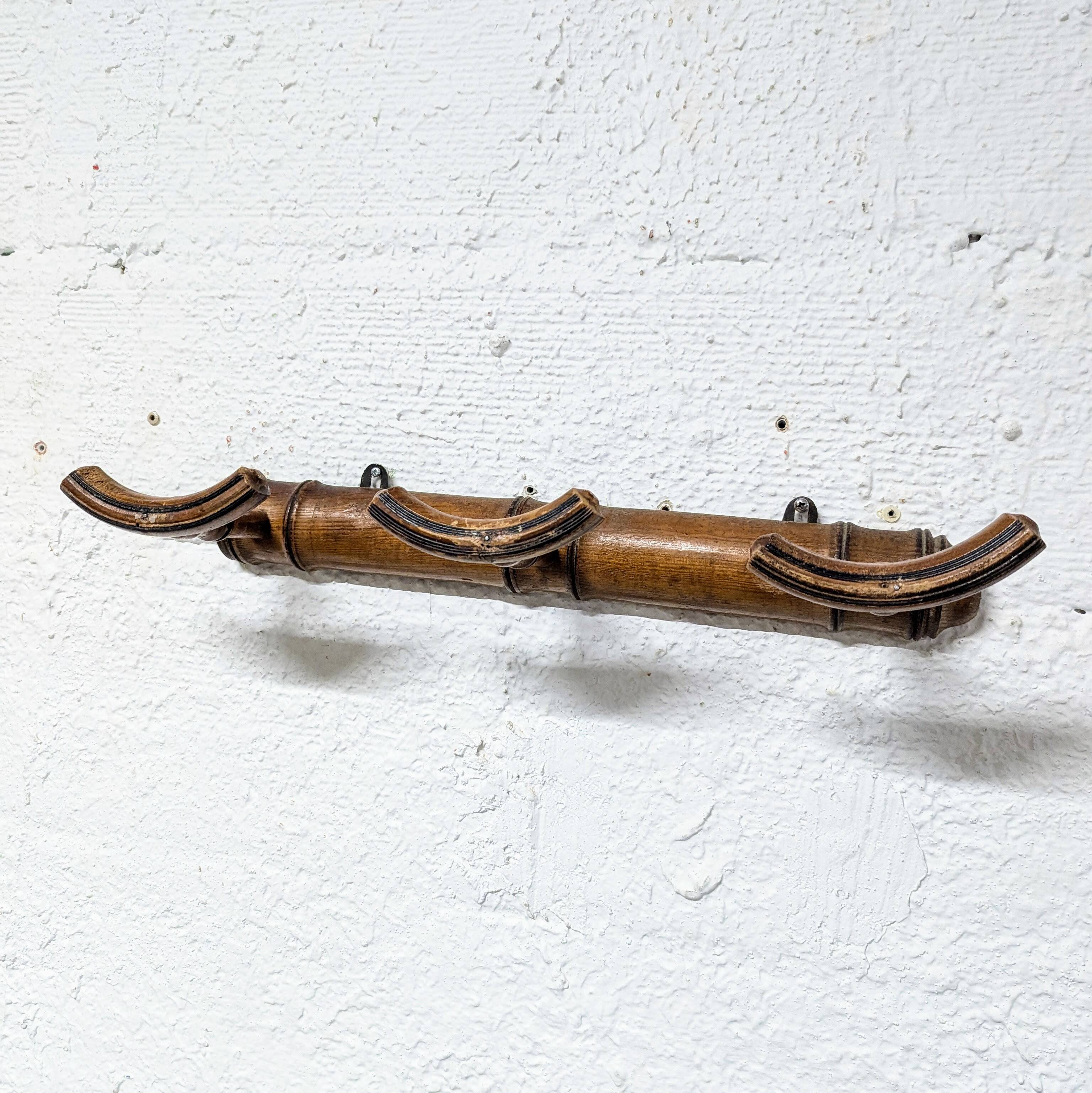Art Deco Coat Rack in Turned Wood