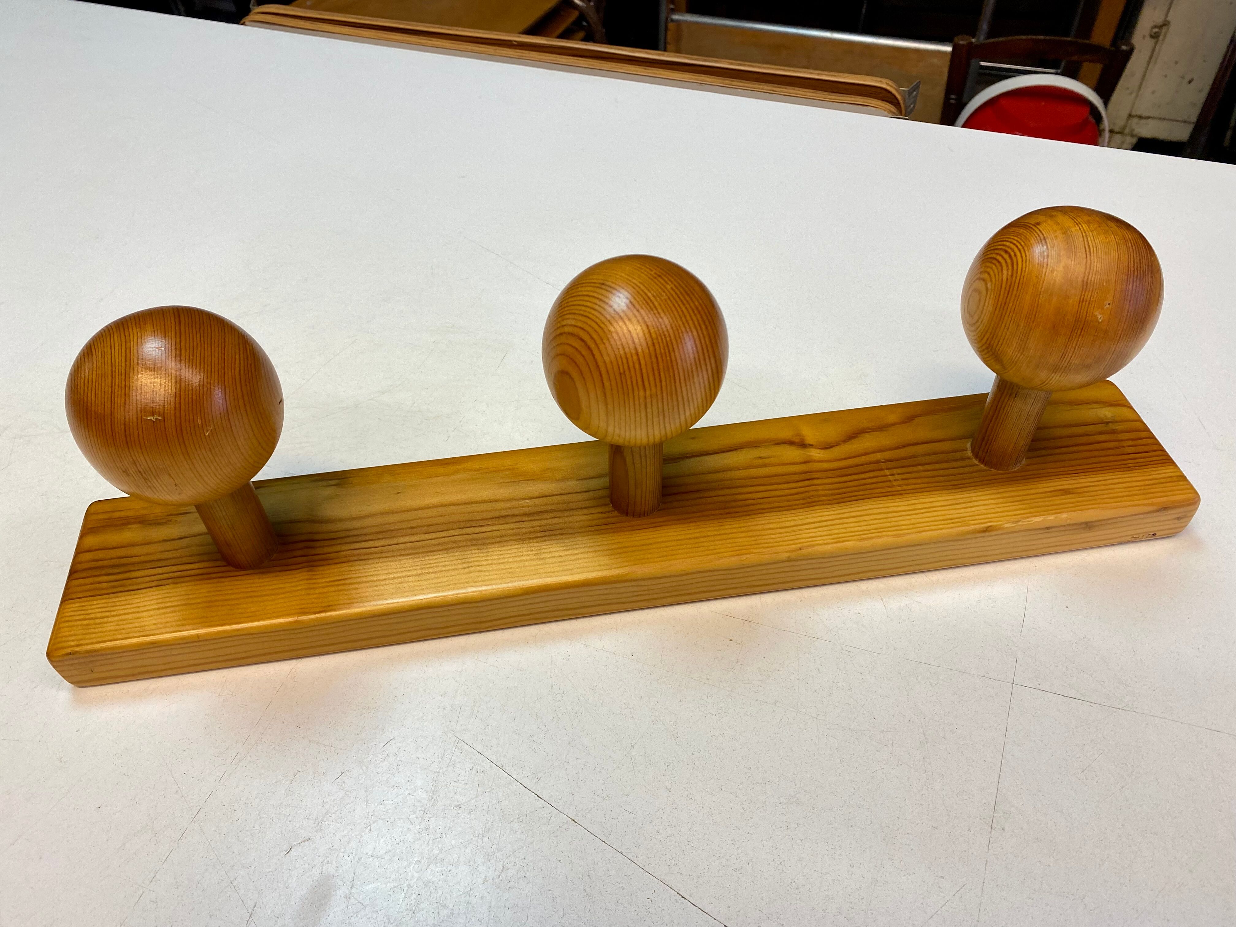 Portemanteaux wall patère Pin massif style chalet mountain vintage 80s