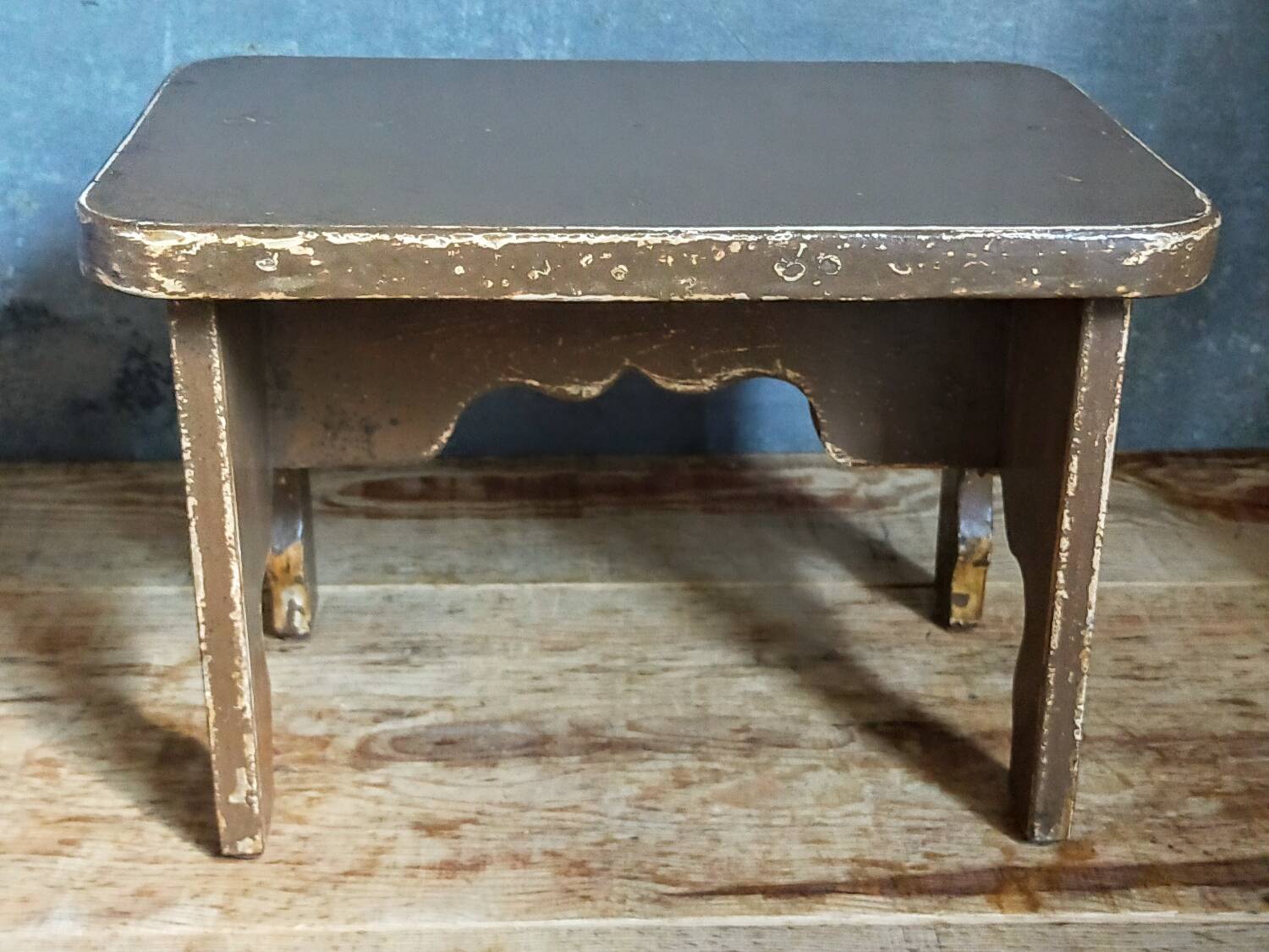 Mini-bench stool in old patinated solid wood