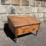 un pupitre écritoire en bois de teck