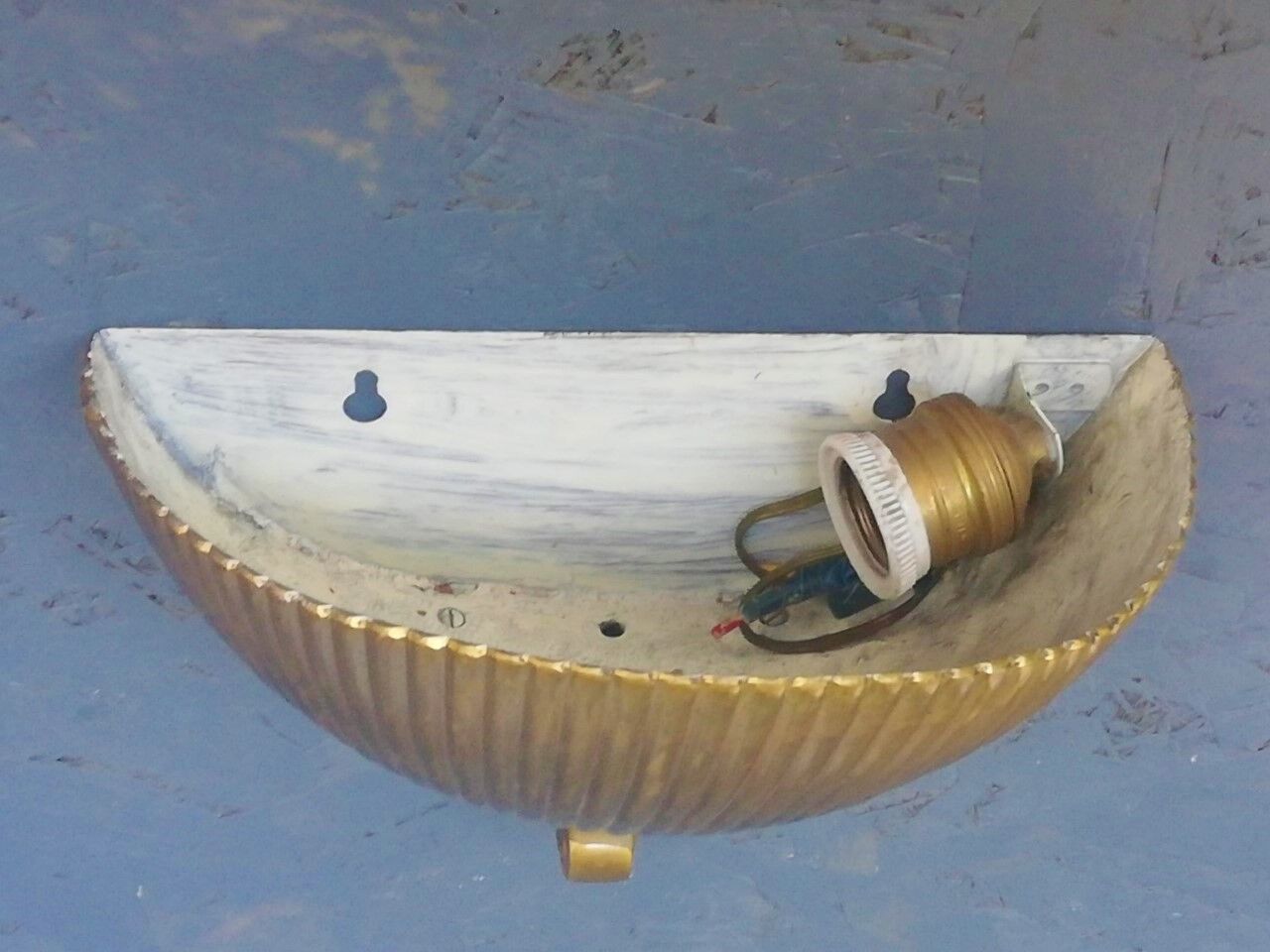 Art Deco wall lamp 40s in bronze and brass shell shape