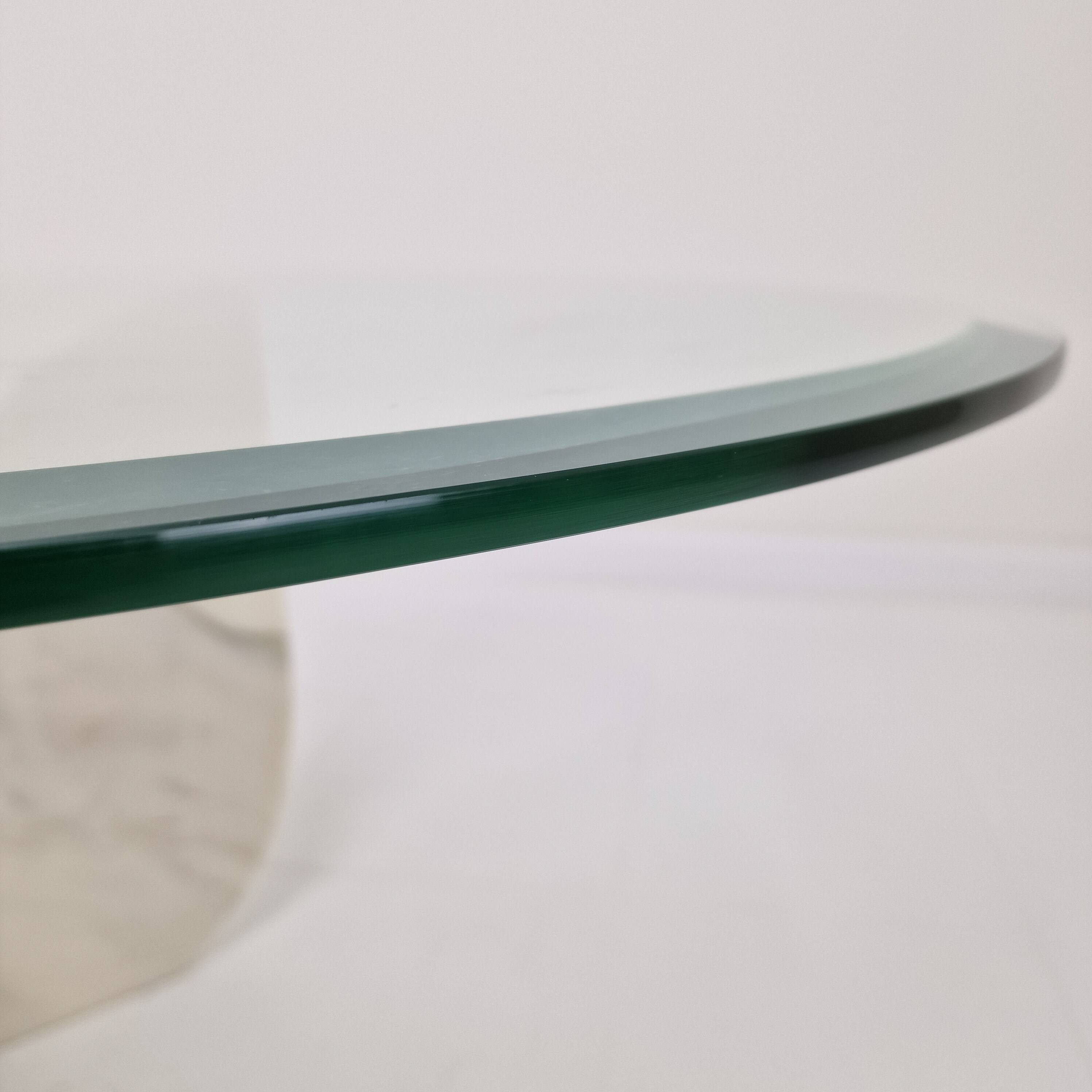 Italian "Flower" Coffee Table in Marble With Facet Cut Oval Plate, 1970s