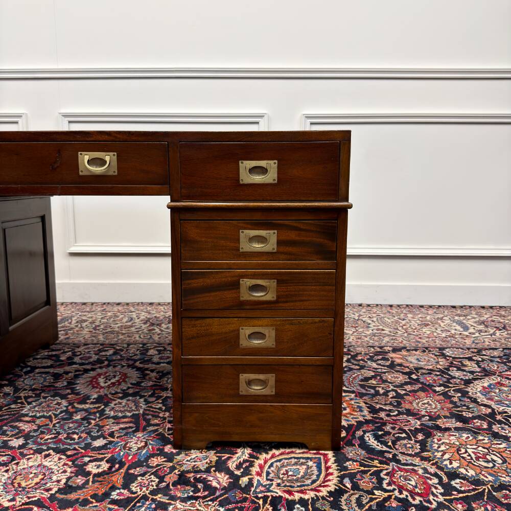 Bureau anglais classique avec cuir noir