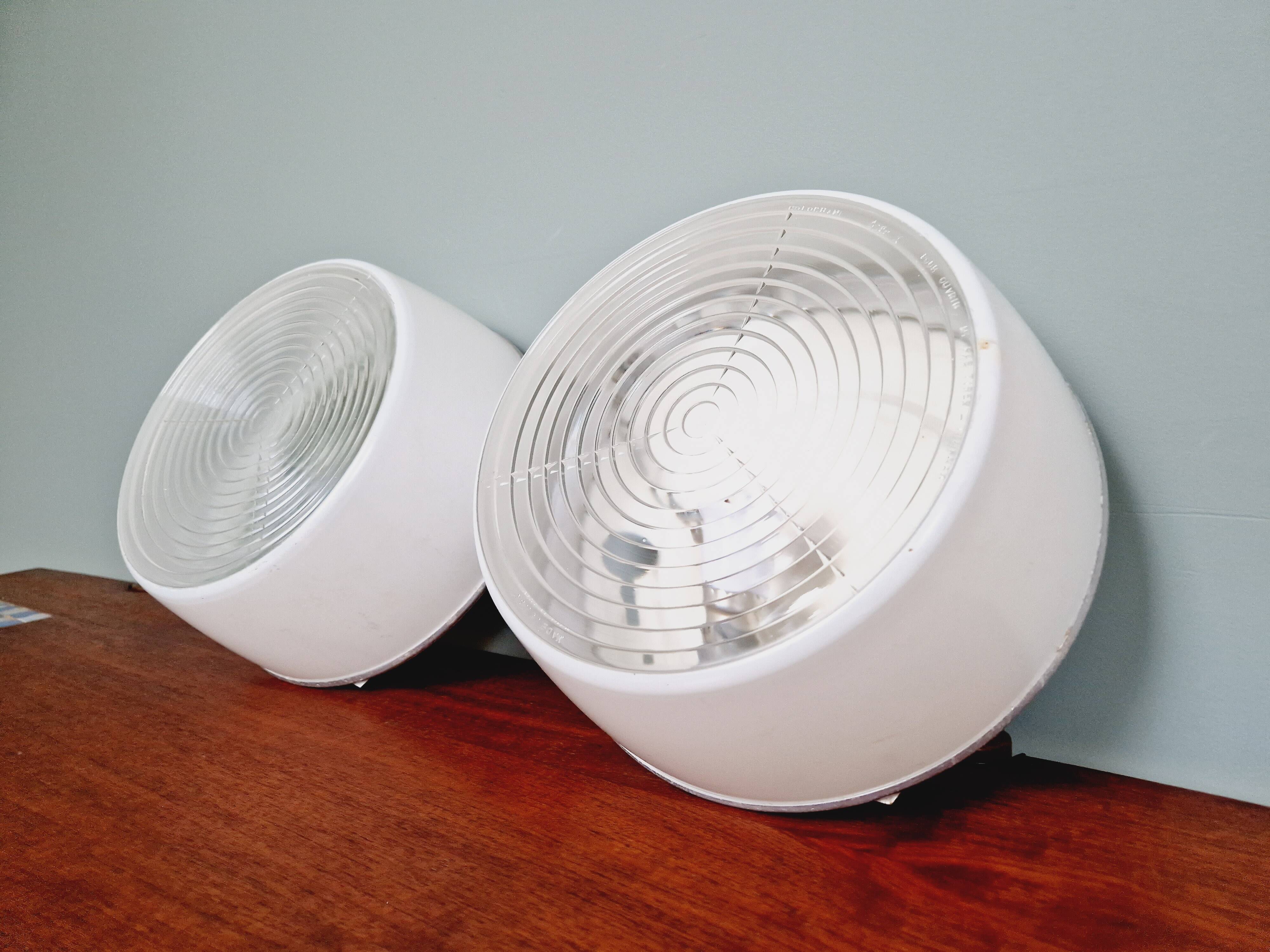 Plafonnier industriel Holophane en verre opaline blanc et transparent (7 disponibles)