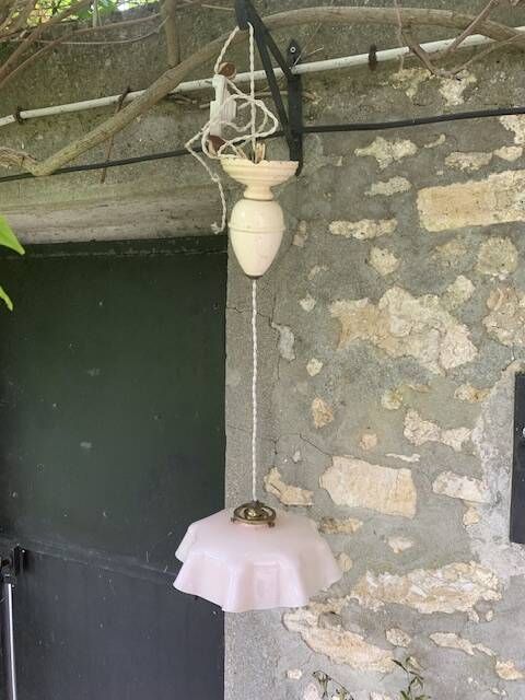 Chandelier, suspension in pink opaline and white interior, complete with pendulum, counterweight,
