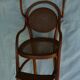 Chaise haute d'enfant cannée modèle début XXème Thonet