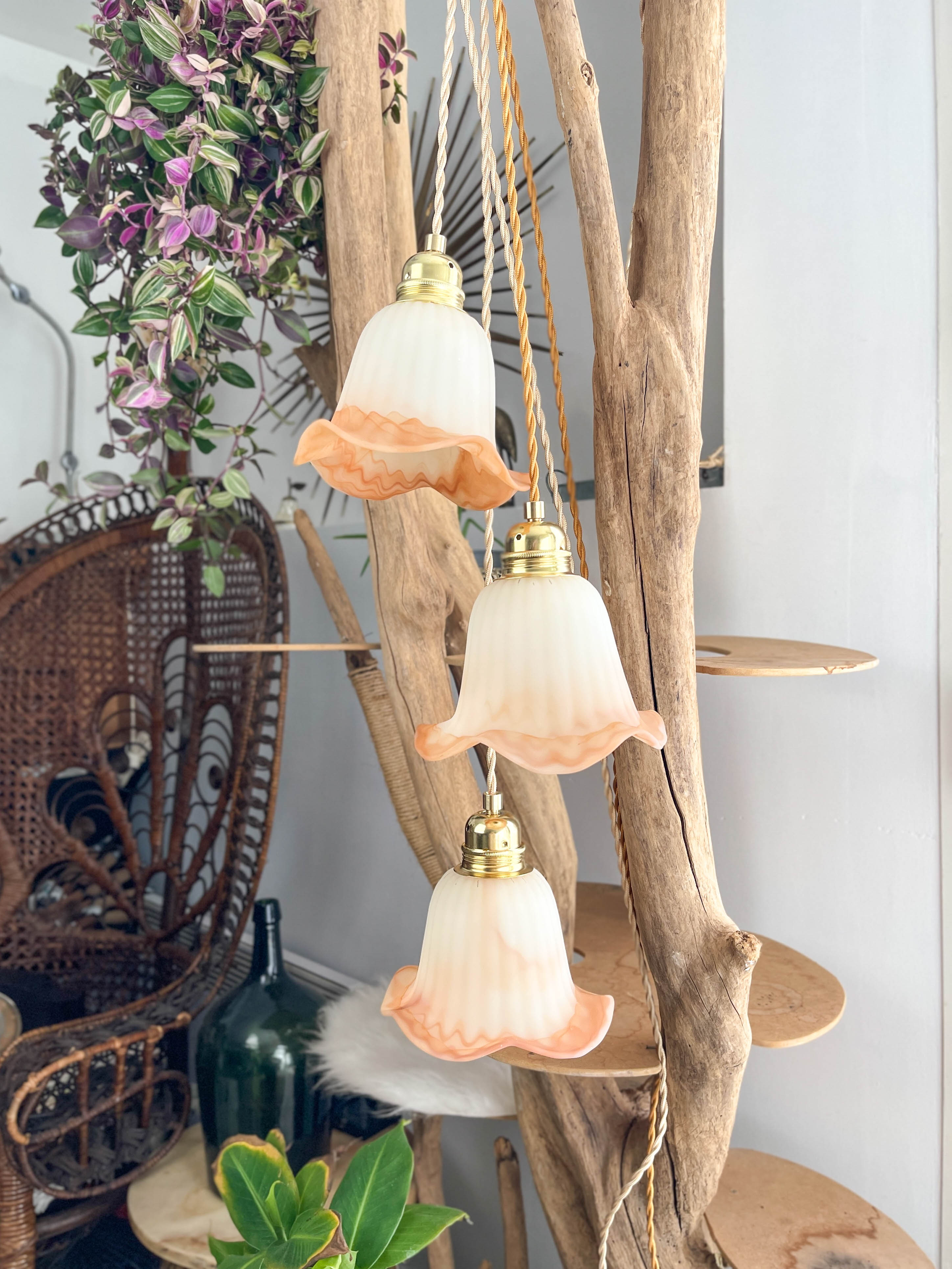 Vintage pink glass paste tulip lamp