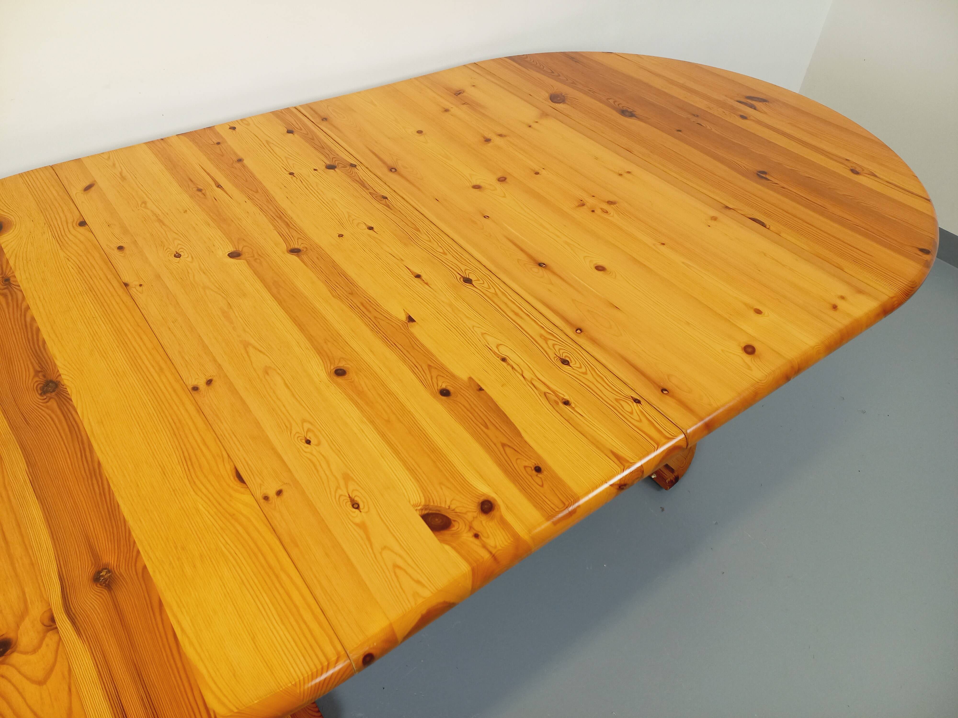 Vintage Scandinavian round pine dining table from the 60s 70s