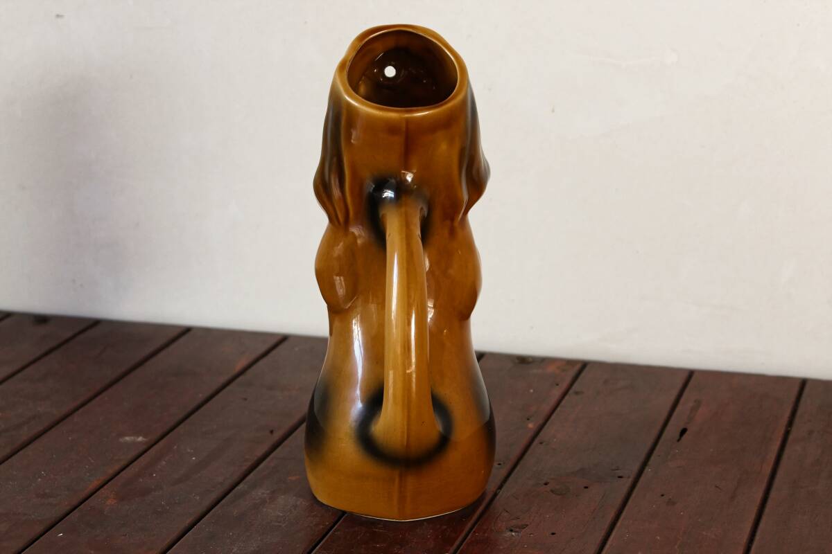 Dachshund slip pitcher