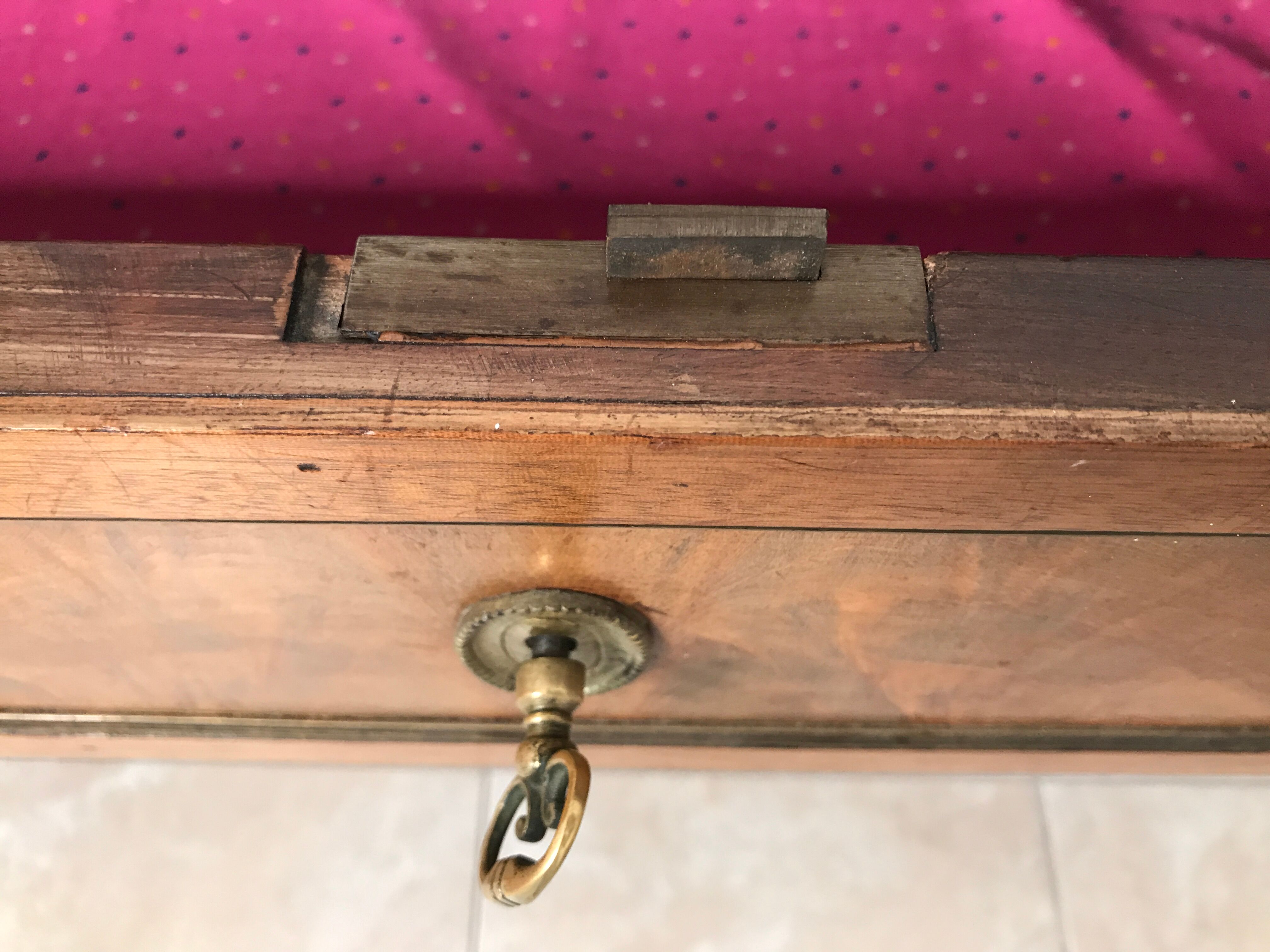 Commode en acajou plateau marbre blanc