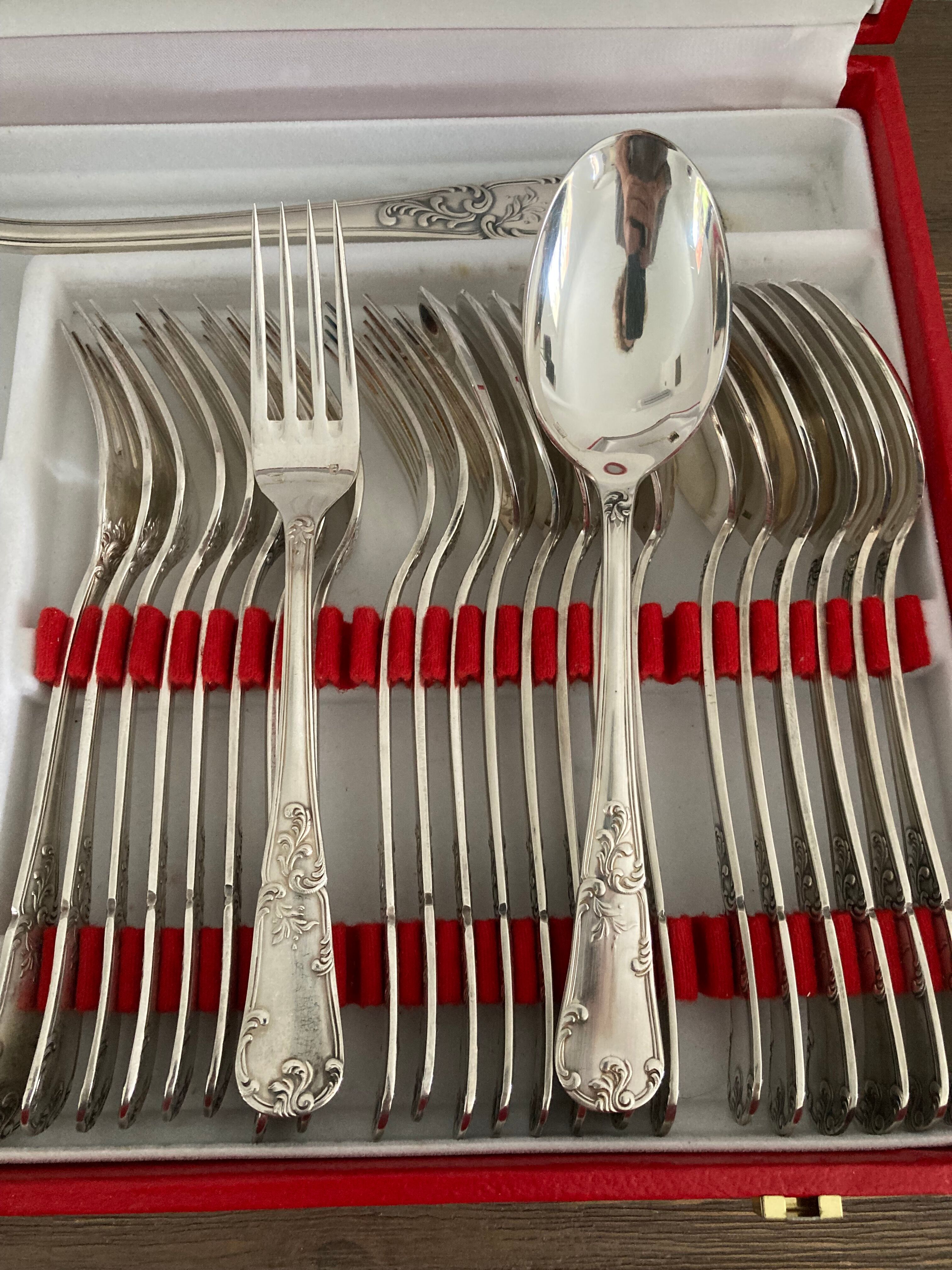 Silver metal housewife Frionnet