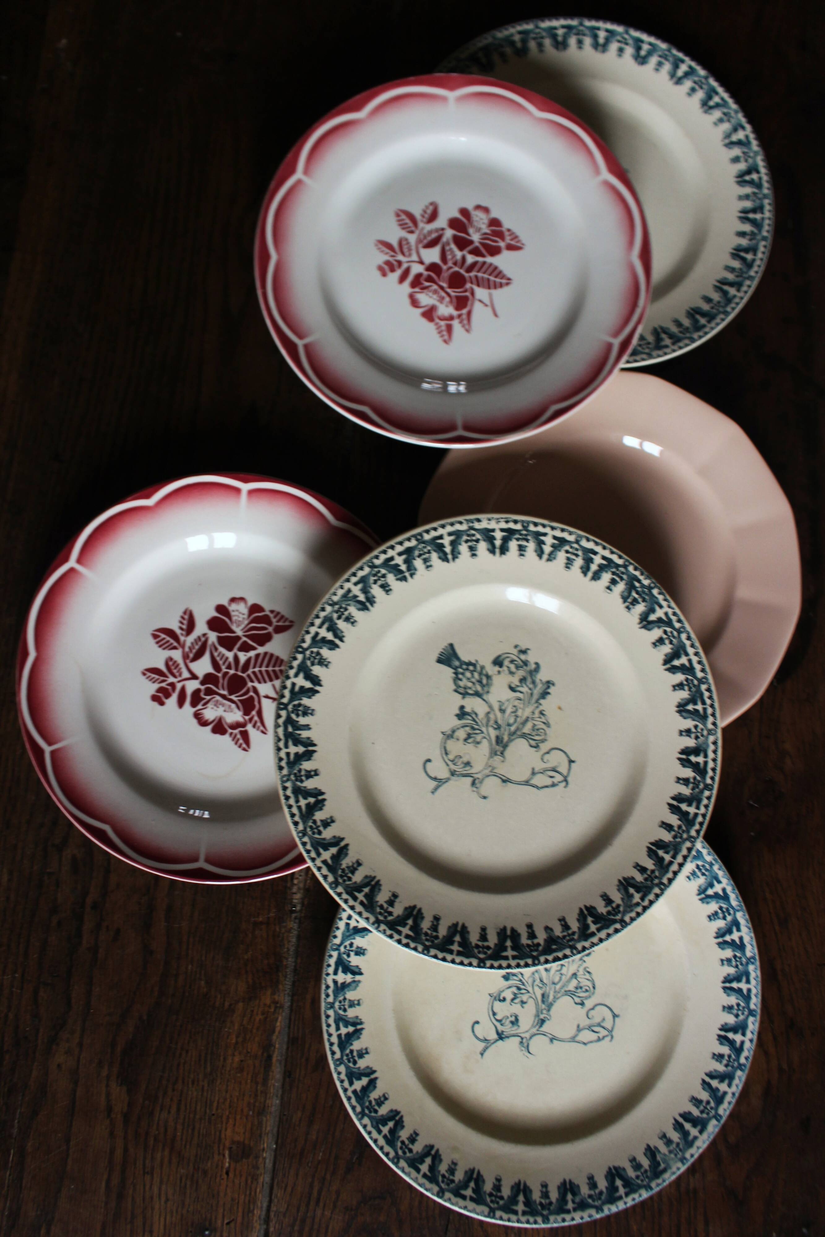 6 mismatched flat plates Terre de Fer Digoin Sarreguemines