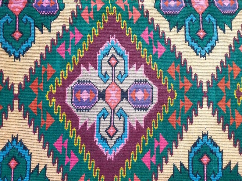 Tapis roumain vintage 330X176 cm tissé à la main dans la laine jaune et vert design géométrique