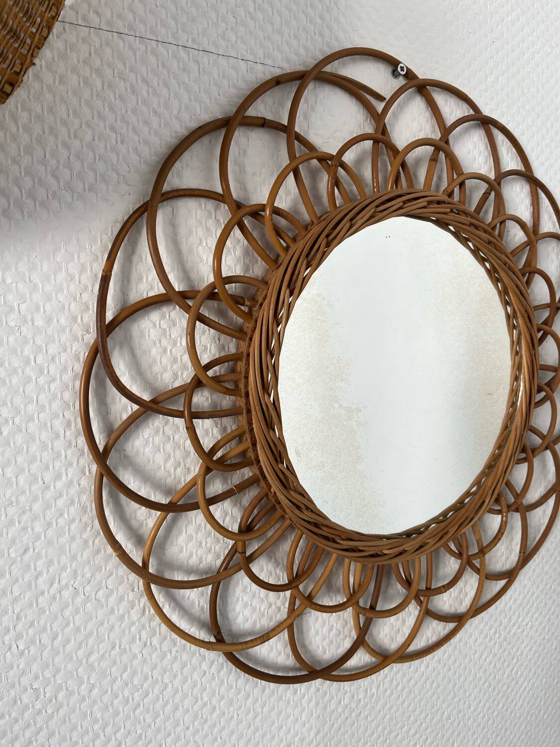 Vintage rattan flower mirror