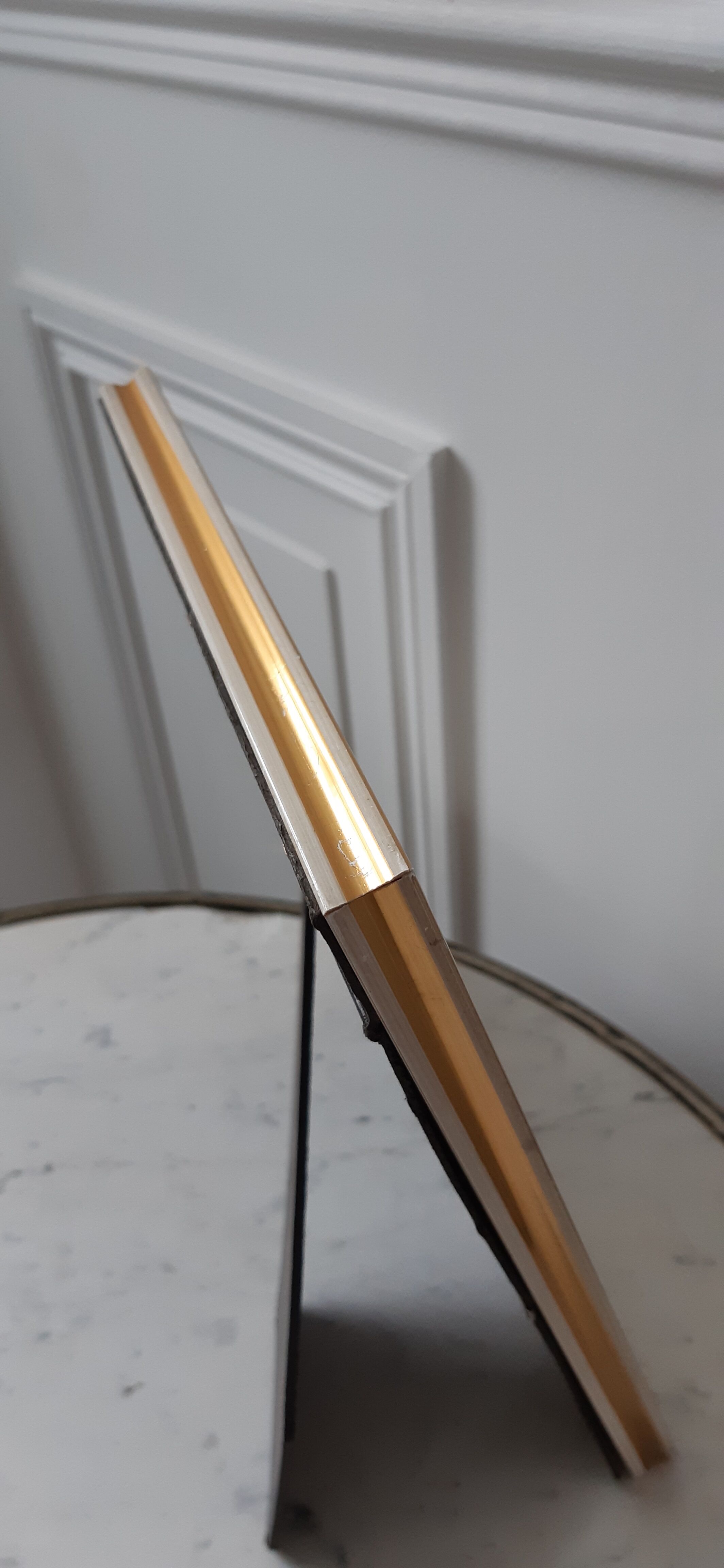 Varnished wooden mirror to install or hang