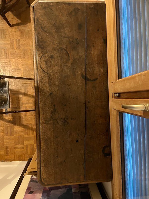 Buffet ancien en bois massif