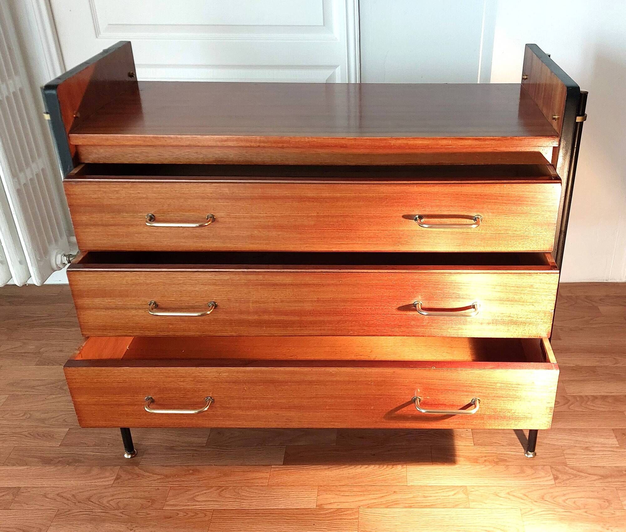 3-drawer chest of drawers in mahogany, black metal and gilded brass 1950 Vintage.