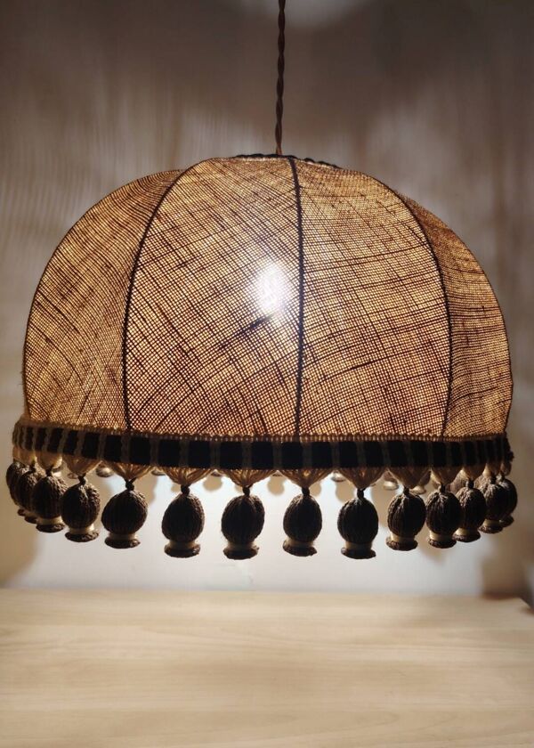 Grande suspension esprit toile de jute et pompons