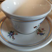 Service à café en faïence de Saint Amand décor Touraine huit tasses