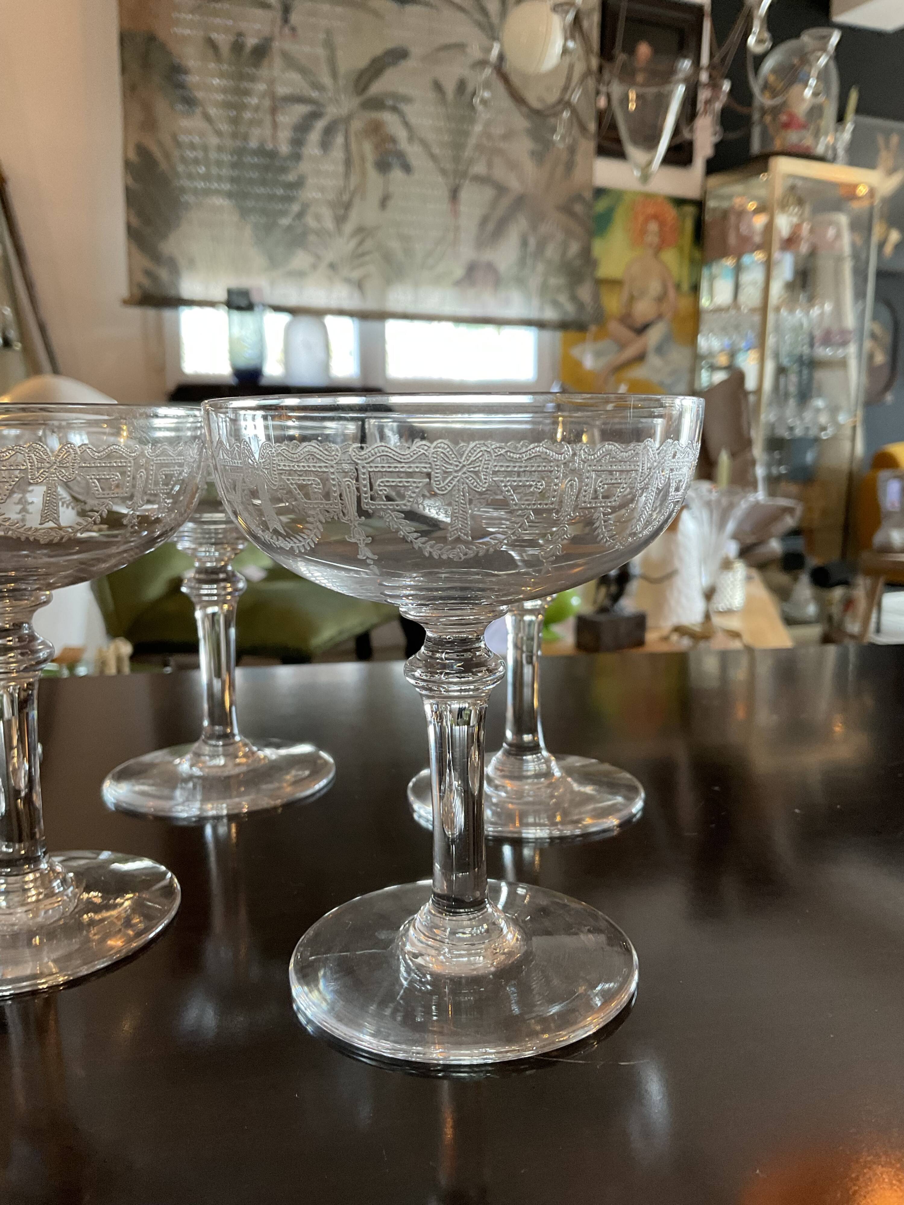 6 champagne glasses. Saint Louis crystal.