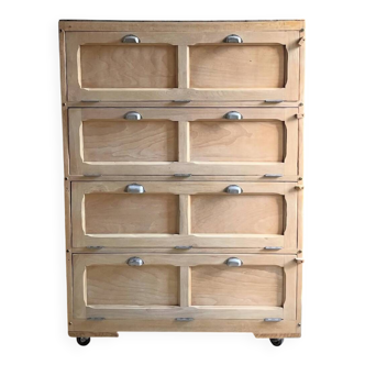 Ancien meuble de boulanger