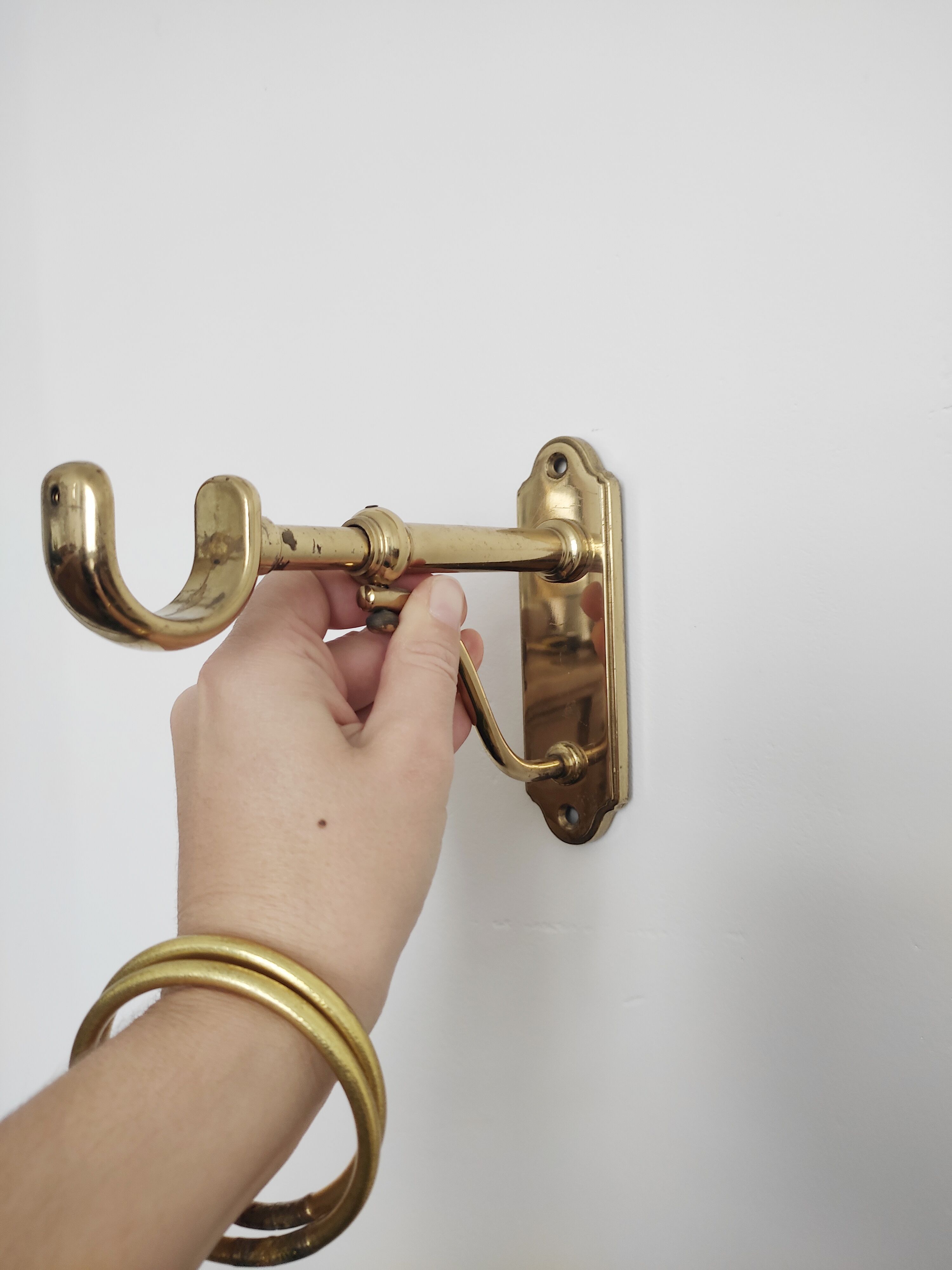 Brass curtain rod holder