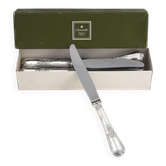Christofle Marly, 12 silver-plated table knives, in excellent condition.