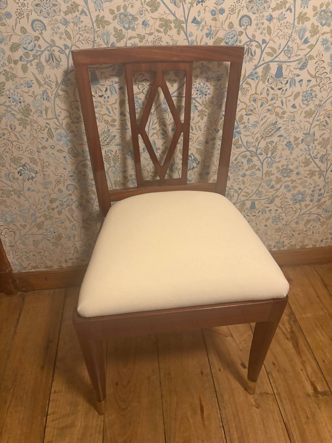 10 chairs