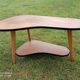 Table de salon de forme haricot années 60