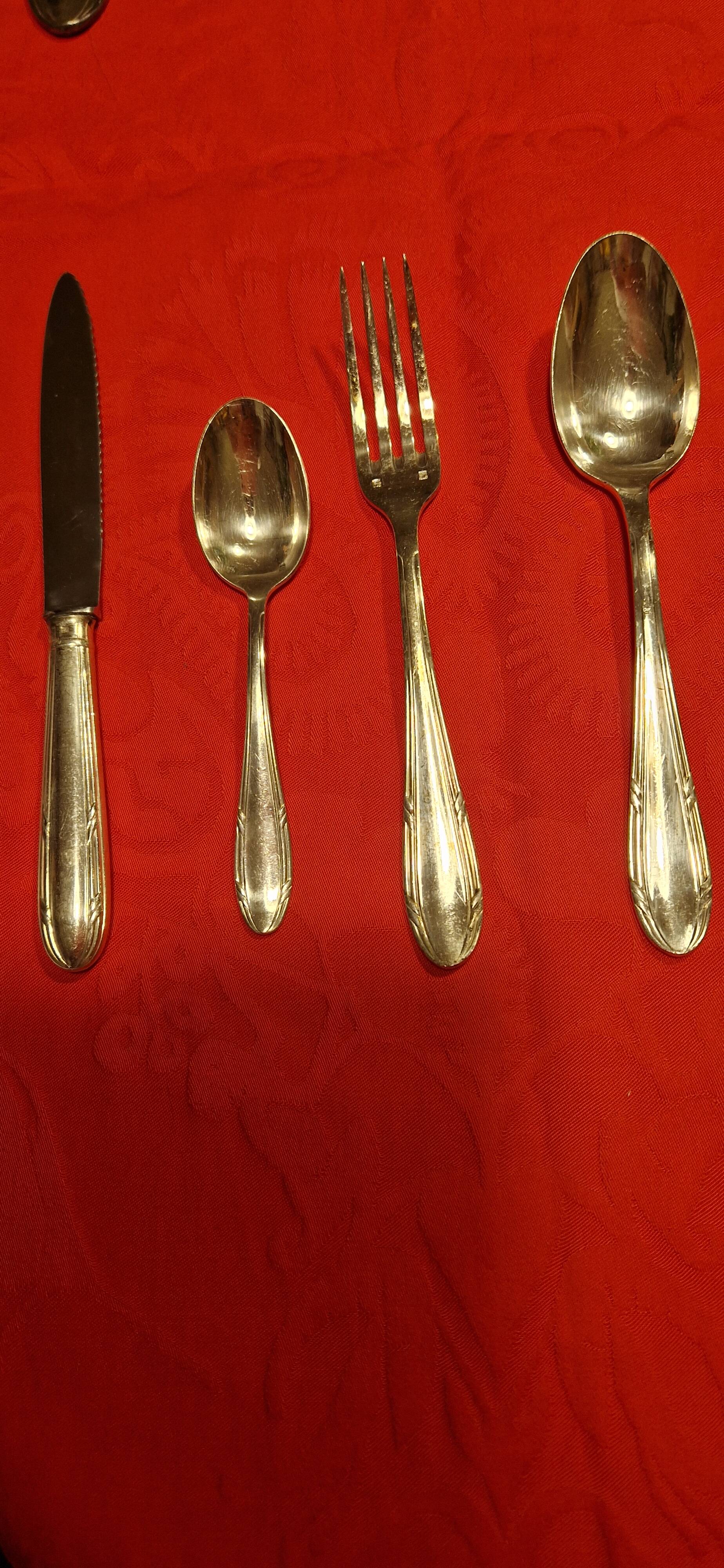 Orbrille silver-plated cutlery set