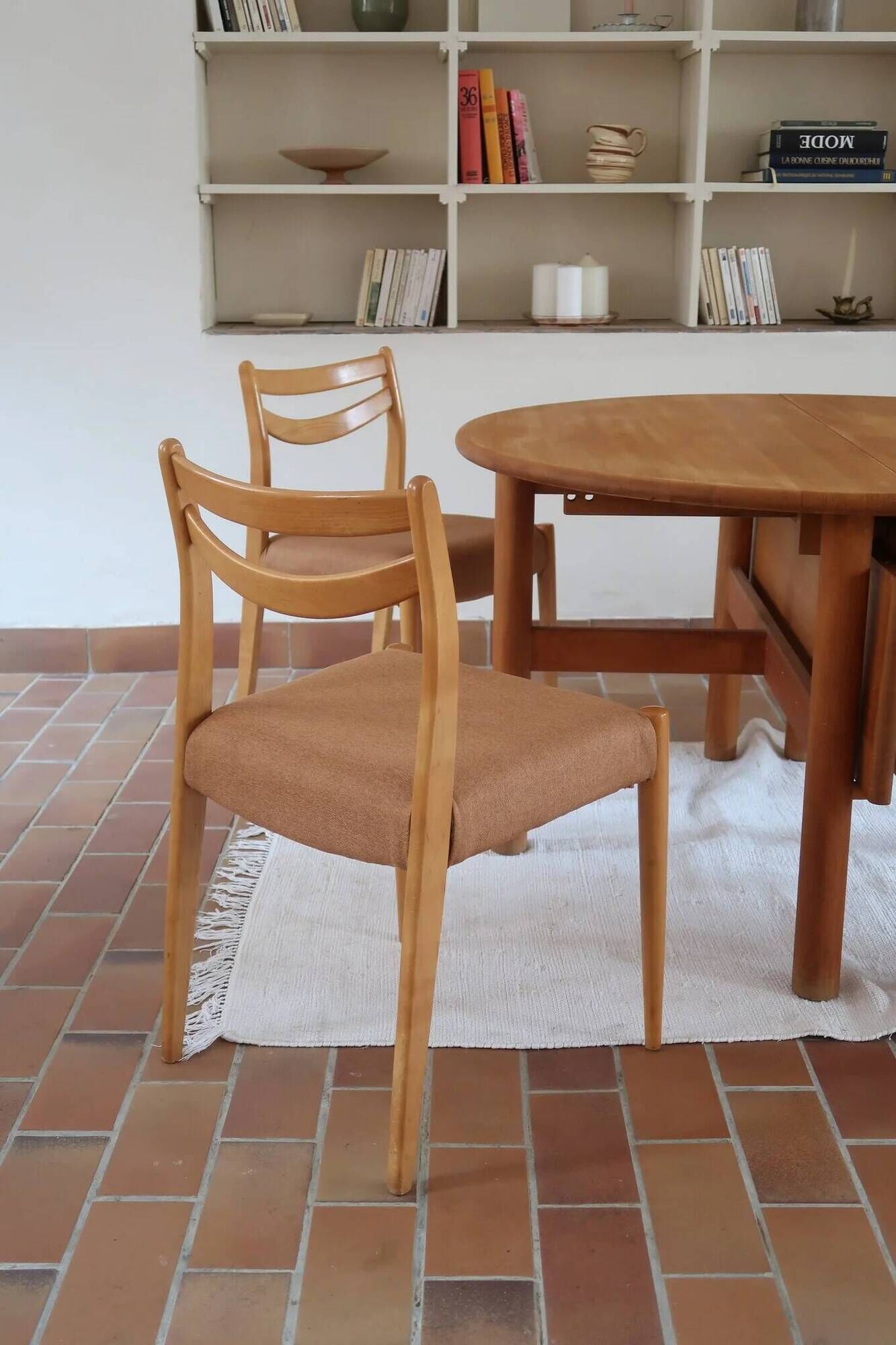 4 chaises scandinaves vintage en bois clair