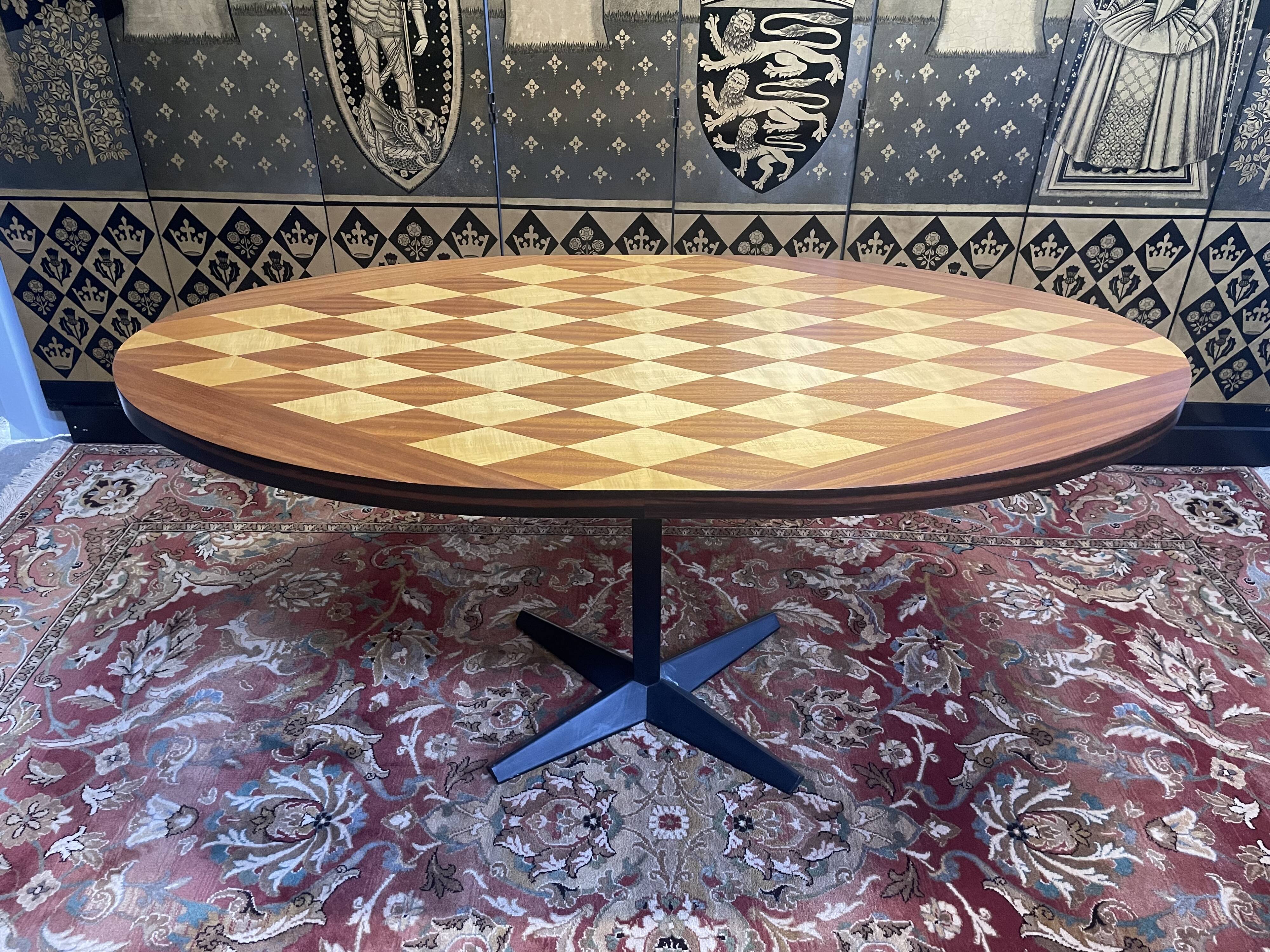 Table with central foot 1970