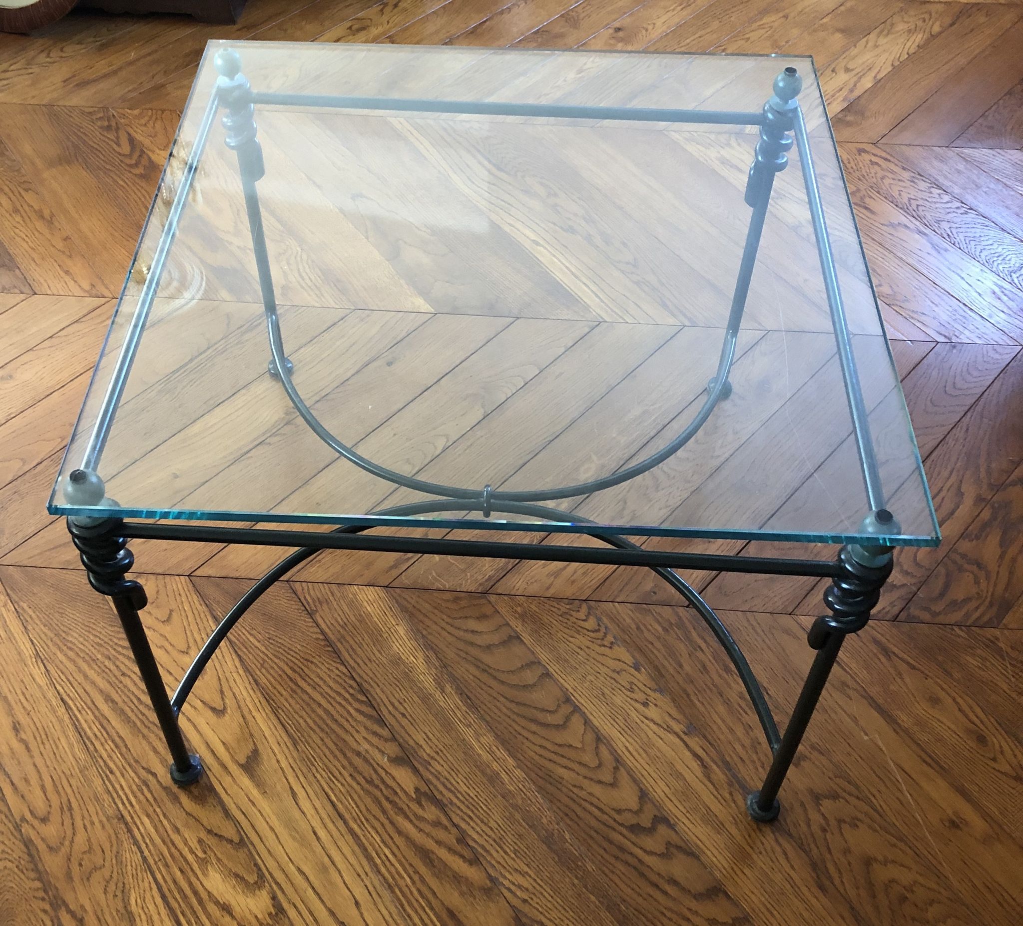 Table basse en verre et fer forgé