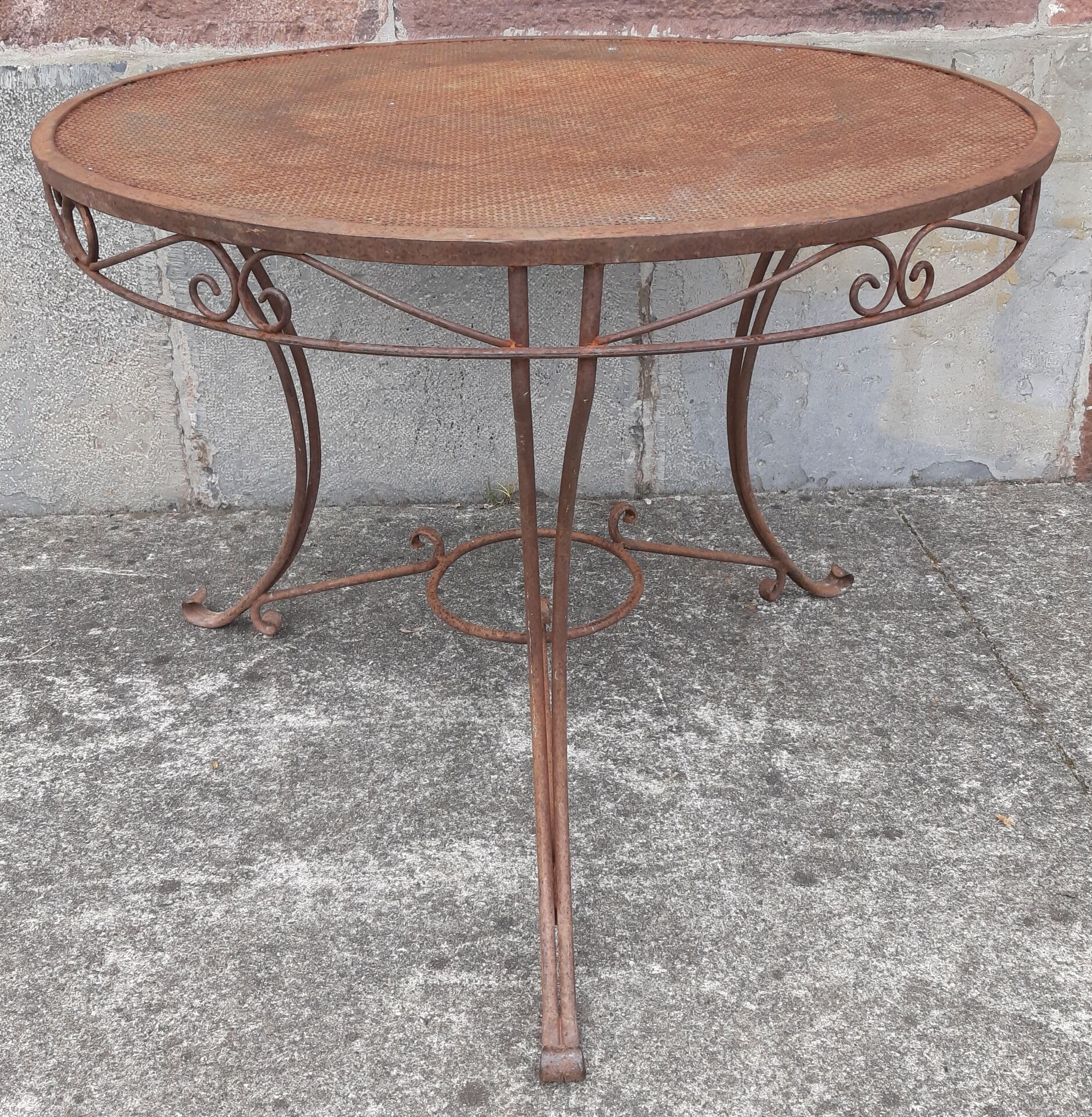 Table de jardin en fer forgé