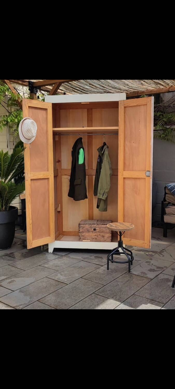 Parisian wardrobe/wardrobe